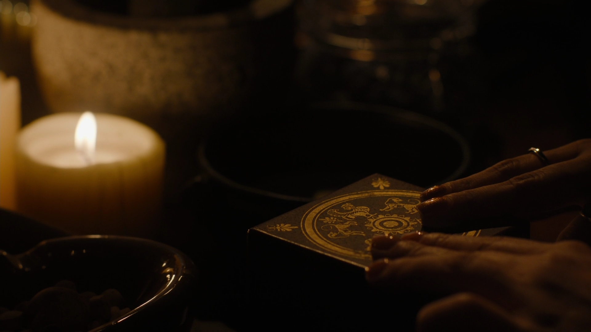 Charmed-Online-dot-nl_Charmed2x09GeussWhosComingToSafeSpaceSeattlle1494.jpg Charmed-Online-dot-nl_Charmed2x09GeussWhosComingToSafeSpaceSeattlle1494.jpg