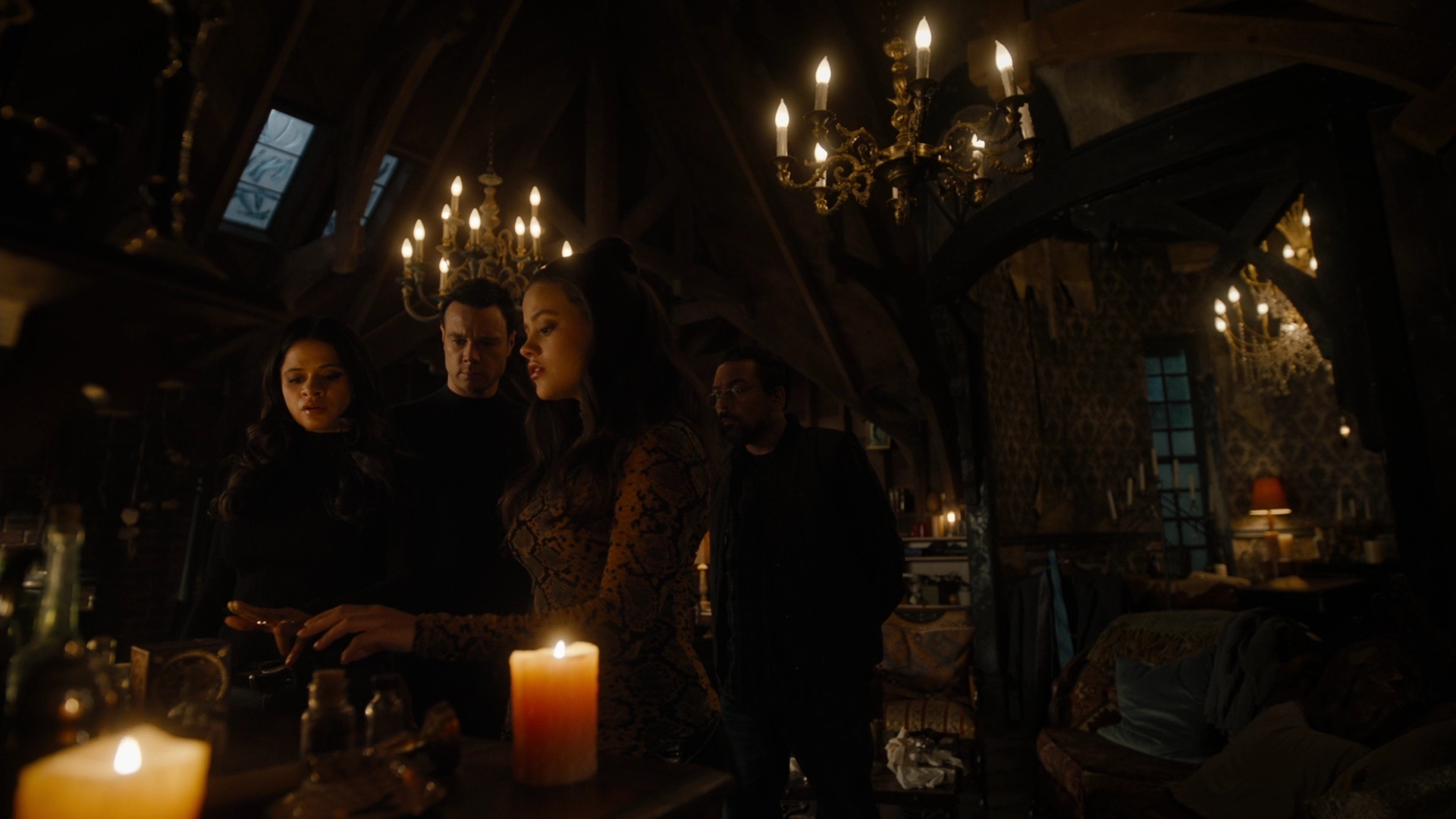 Charmed-Online-dot-nl_Charmed2x09GeussWhosComingToSafeSpaceSeattlle1502.jpg Charmed-Online-dot-nl_Charmed2x09GeussWhosComingToSafeSpaceSeattlle1502.jpg