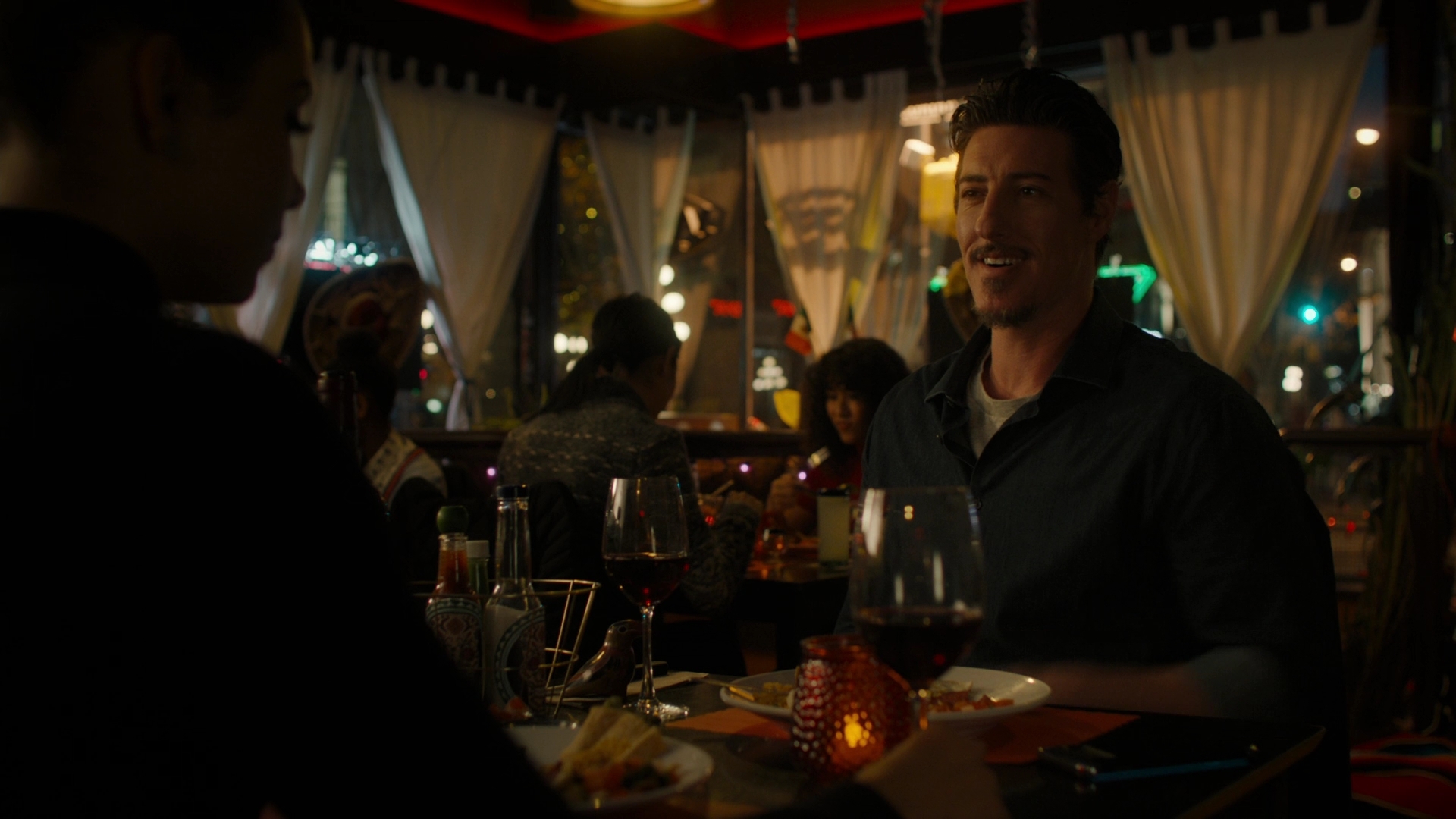 Charmed-Online-dot-nl_Charmed2x09GeussWhosComingToSafeSpaceSeattlle1628.jpg