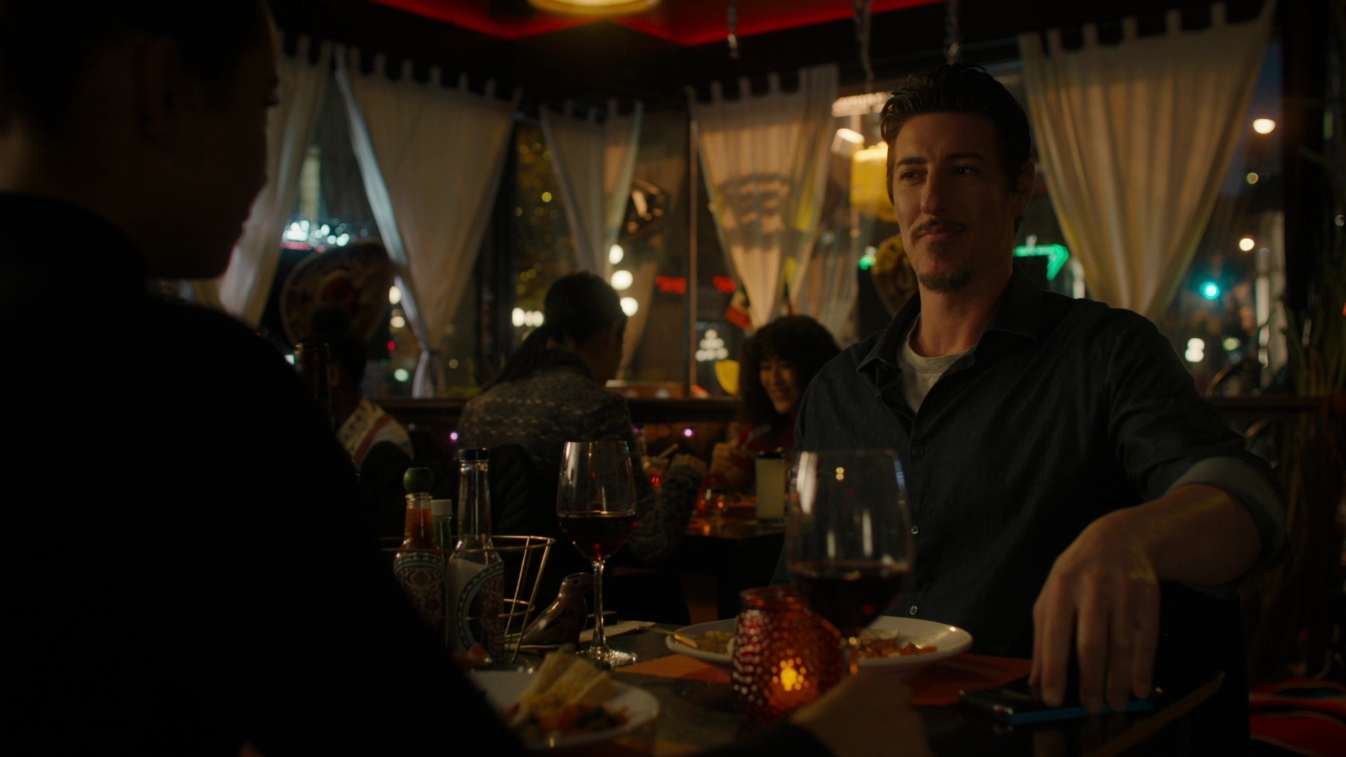Charmed-Online-dot-nl_Charmed2x09GeussWhosComingToSafeSpaceSeattlle1629.jpg