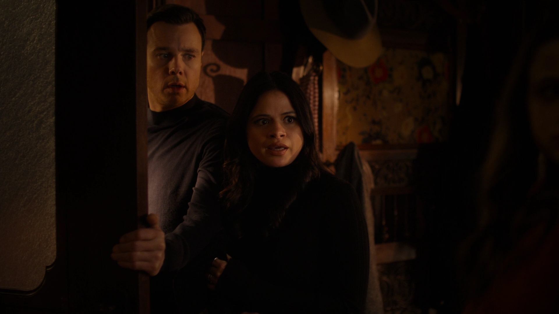 Charmed-Online-dot-nl_Charmed2x09GeussWhosComingToSafeSpaceSeattlle1715.jpg Charmed-Online-dot-nl_Charmed2x09GeussWhosComingToSafeSpaceSeattlle1715.jpg