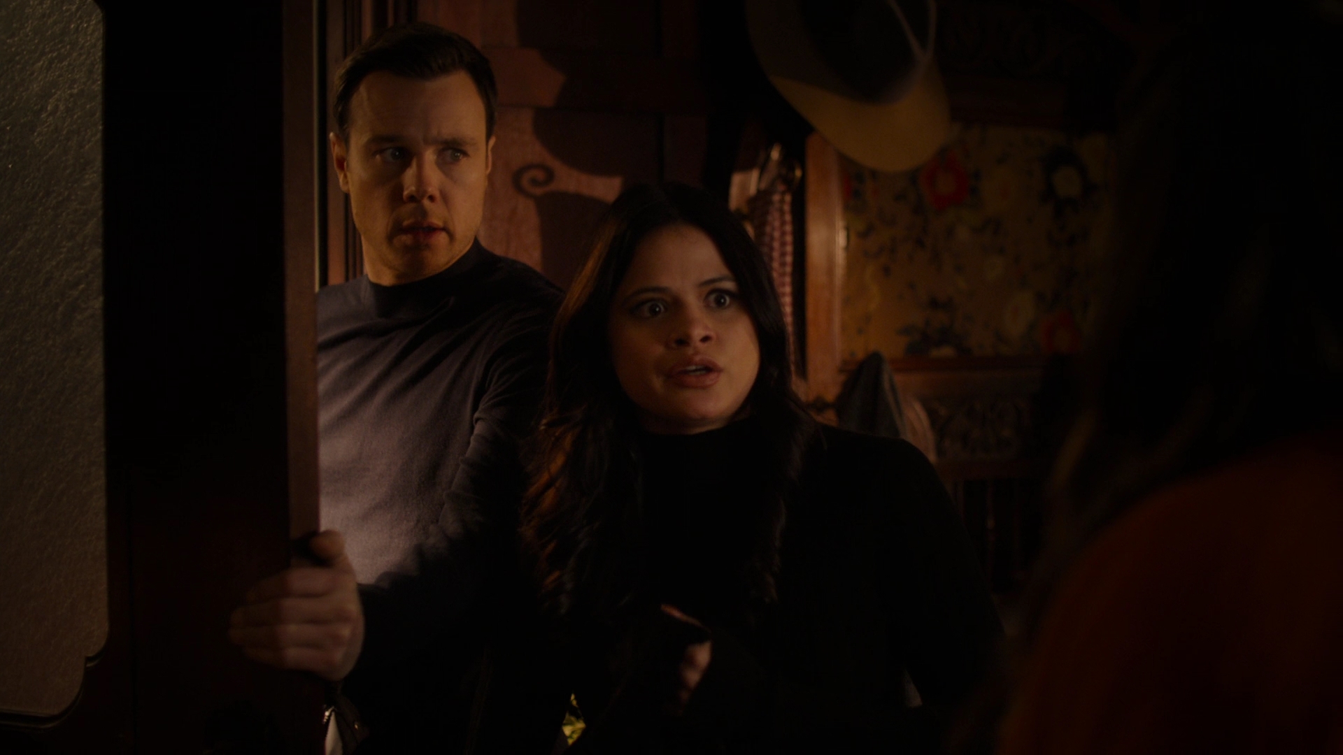 Charmed-Online-dot-nl_Charmed2x09GeussWhosComingToSafeSpaceSeattlle1717.jpg