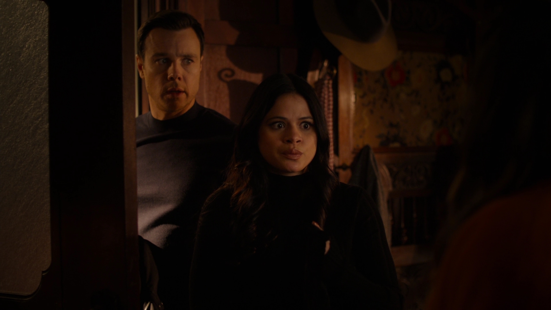Charmed-Online-dot-nl_Charmed2x09GeussWhosComingToSafeSpaceSeattlle1718.jpg