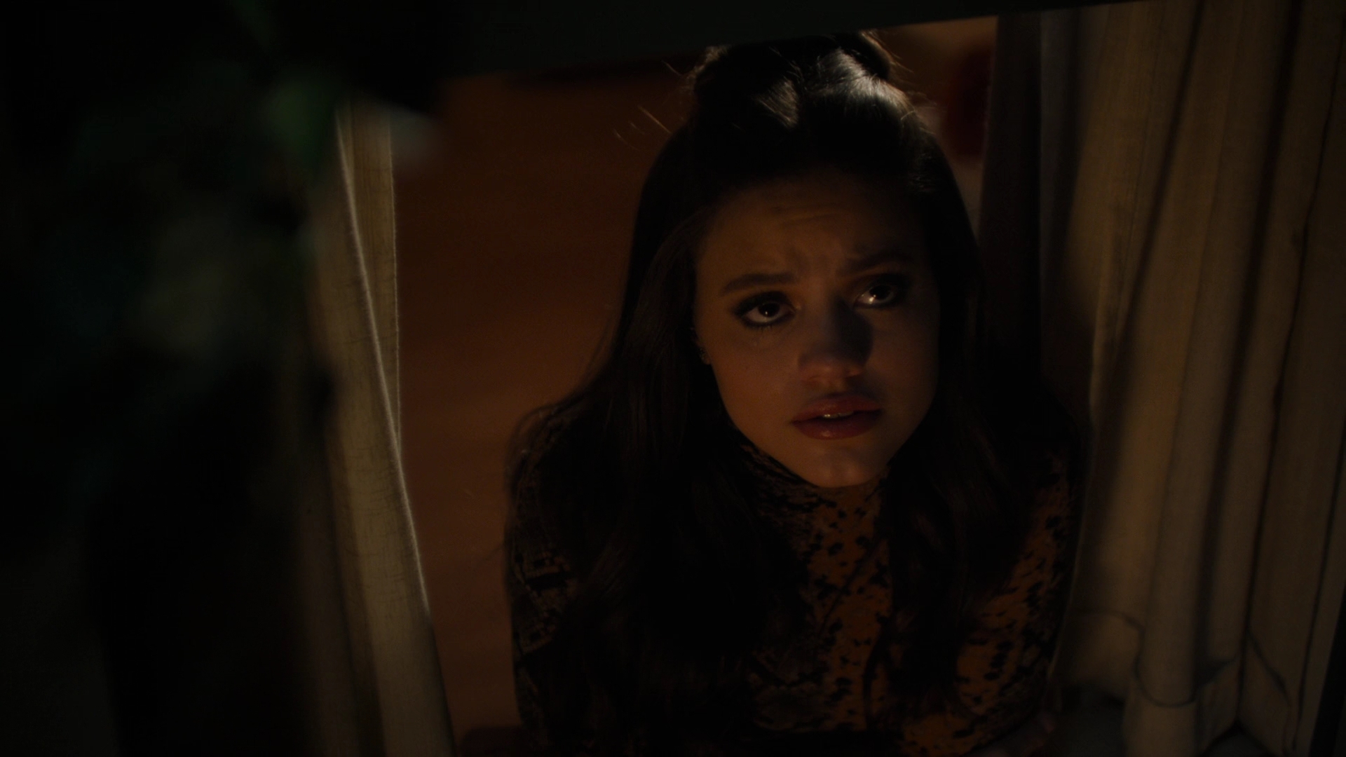 Charmed-Online-dot-nl_Charmed2x09GeussWhosComingToSafeSpaceSeattlle2023.jpg Charmed-Online-dot-nl_Charmed2x09GeussWhosComingToSafeSpaceSeattlle2023.jpg