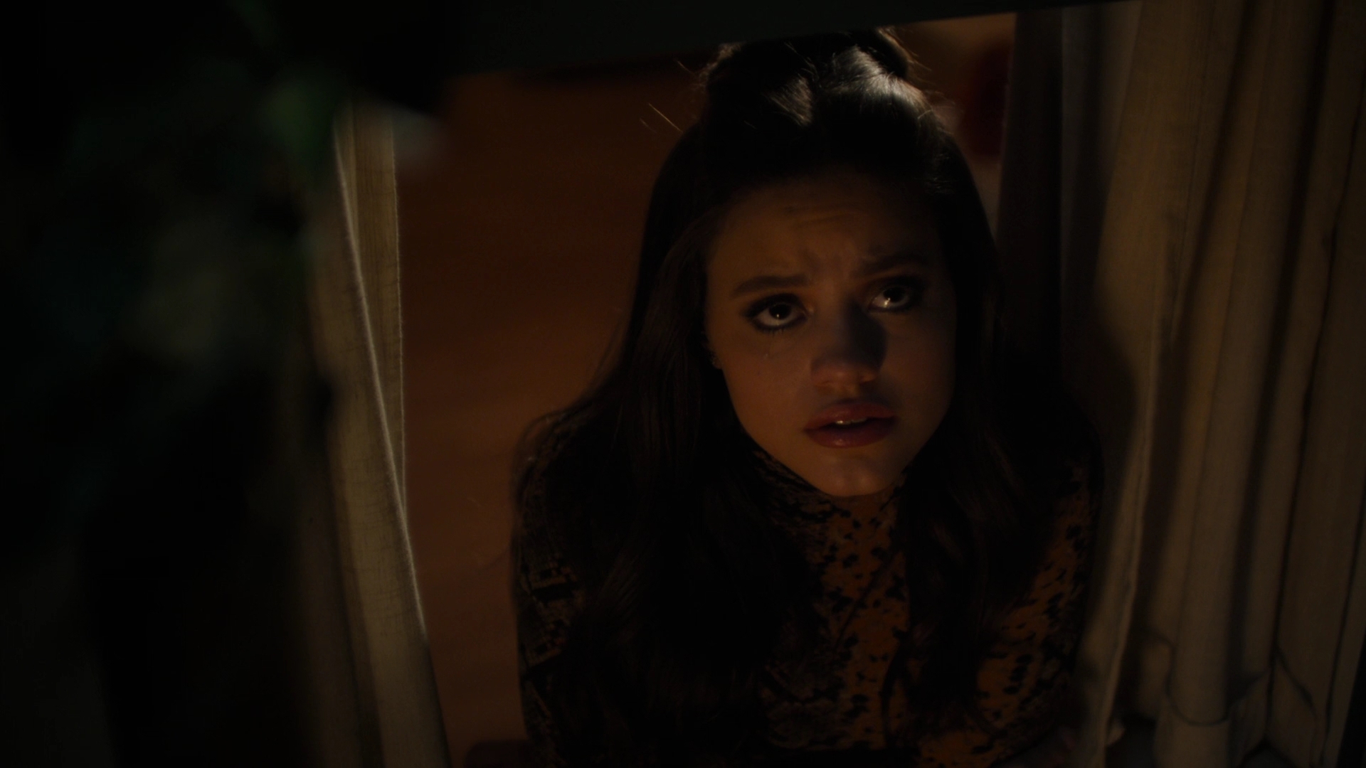 Charmed-Online-dot-nl_Charmed2x09GeussWhosComingToSafeSpaceSeattlle2024.jpg