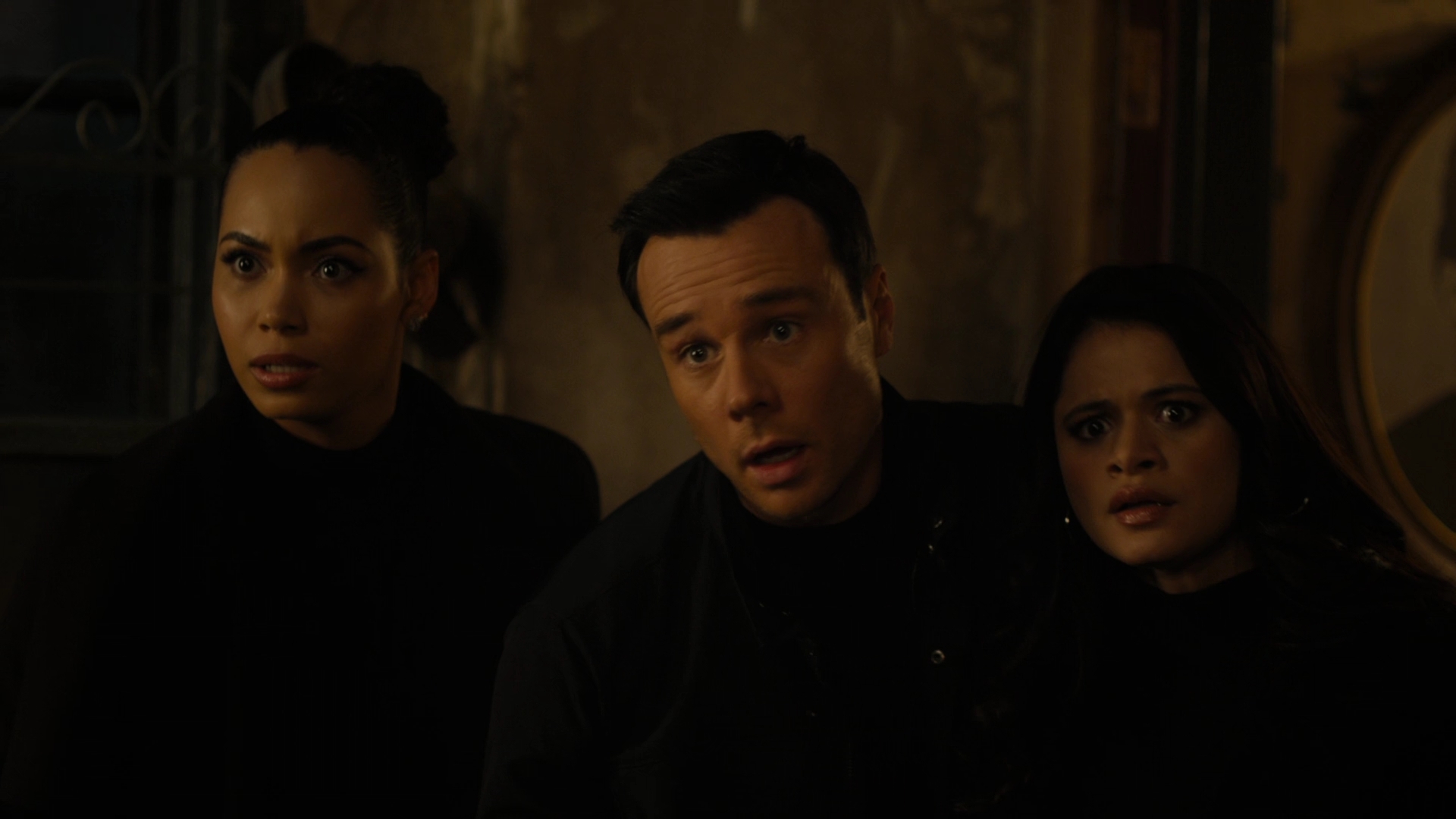 Charmed-Online-dot-nl_Charmed2x09GeussWhosComingToSafeSpaceSeattlle2210.jpg