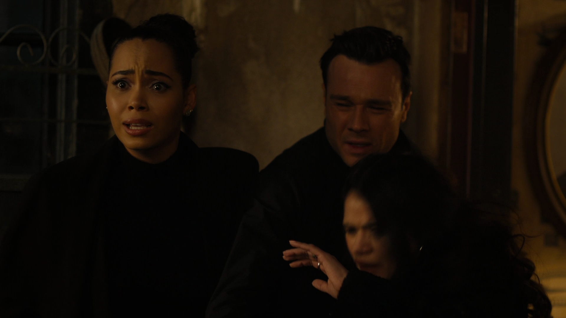 Charmed-Online-dot-nl_Charmed2x09GeussWhosComingToSafeSpaceSeattlle2264.jpg Charmed-Online-dot-nl_Charmed2x09GeussWhosComingToSafeSpaceSeattlle2264.jpg