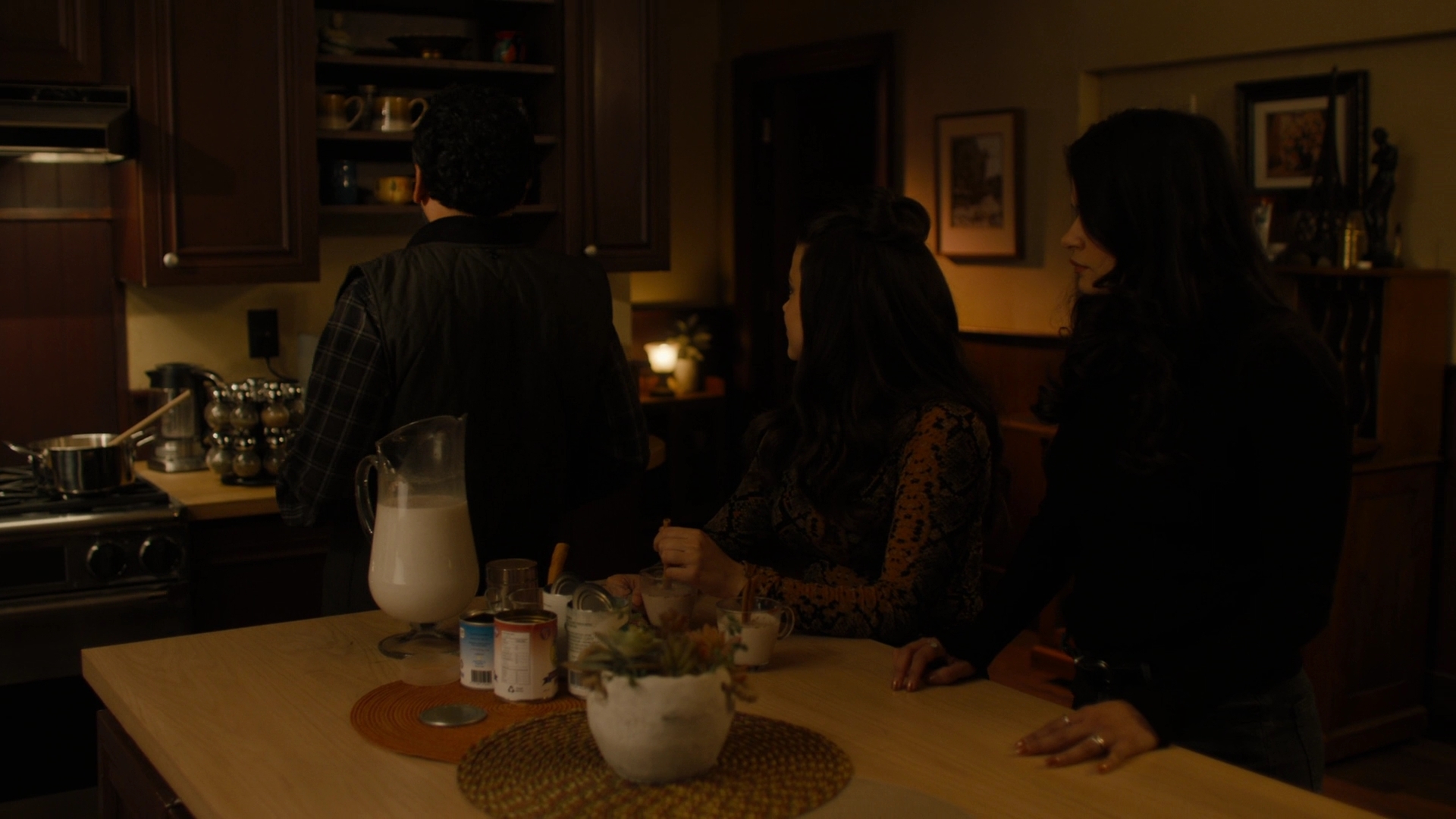 Charmed-Online-dot-nl_Charmed2x09GeussWhosComingToSafeSpaceSeattlle2316.jpg Charmed-Online-dot-nl_Charmed2x09GeussWhosComingToSafeSpaceSeattlle2316.jpg