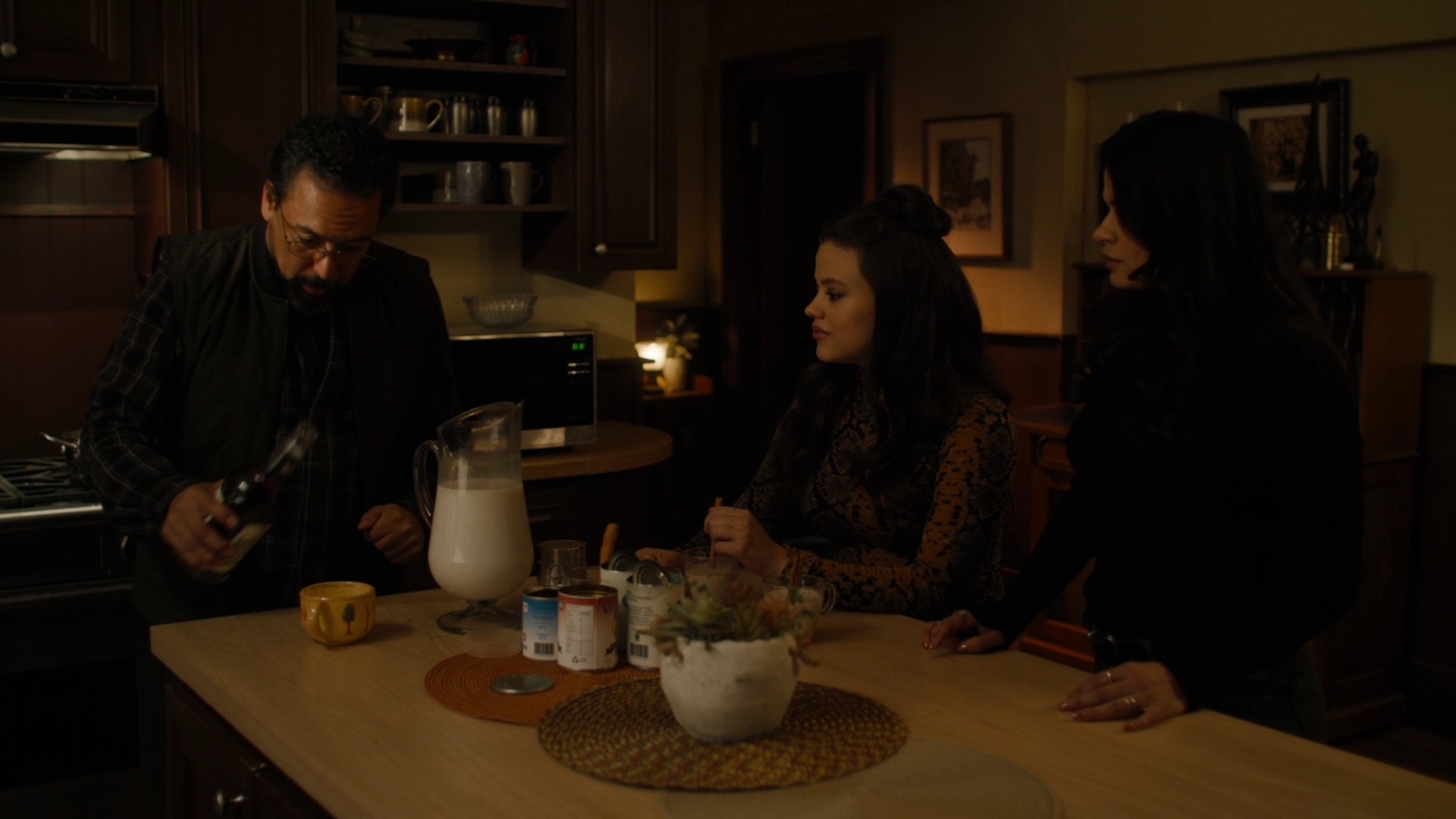 Charmed-Online-dot-nl_Charmed2x09GeussWhosComingToSafeSpaceSeattlle2334.jpg