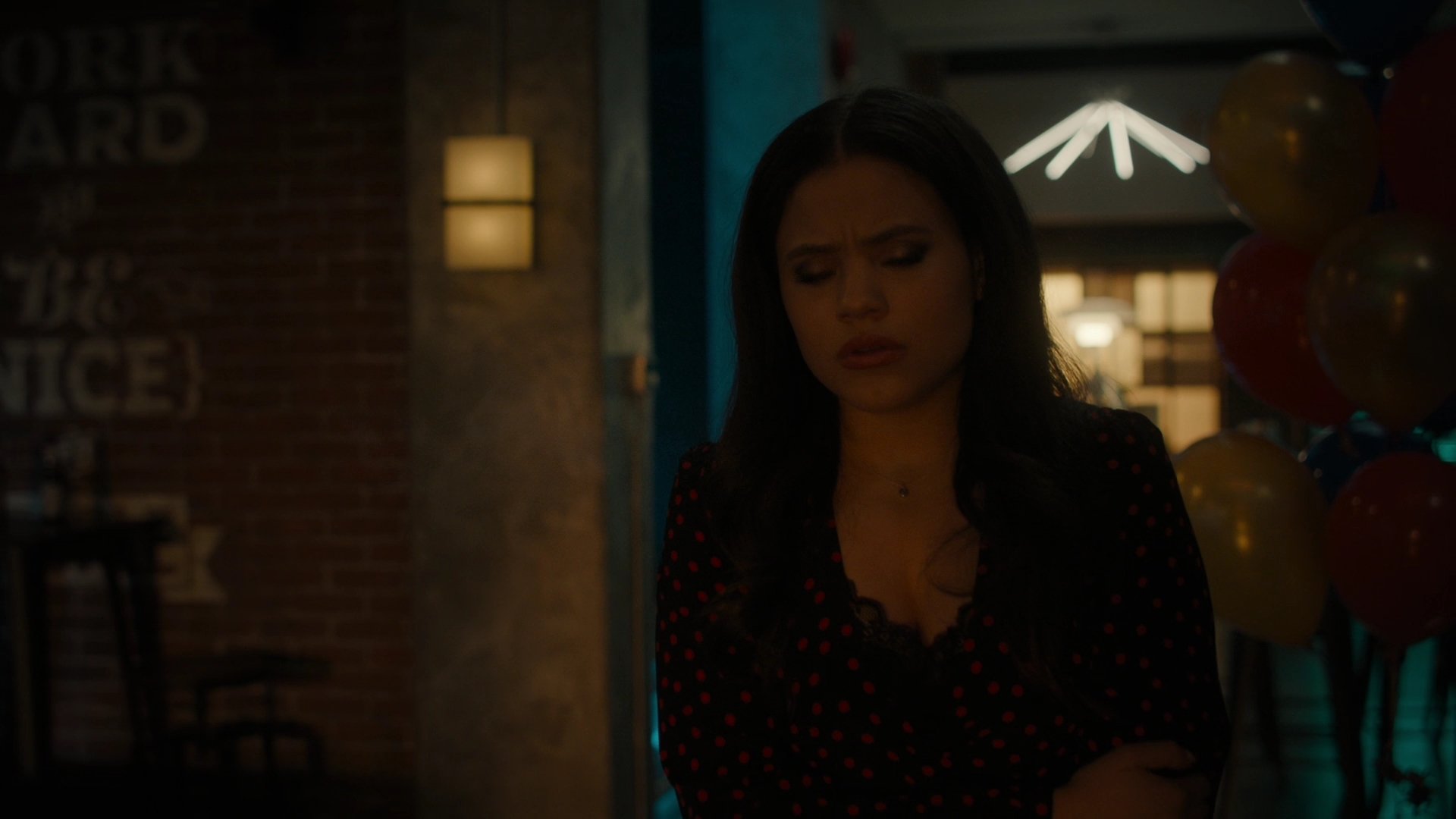 Charmed-Online-dot-nl_Charmed2x10CurseWords0619.jpg