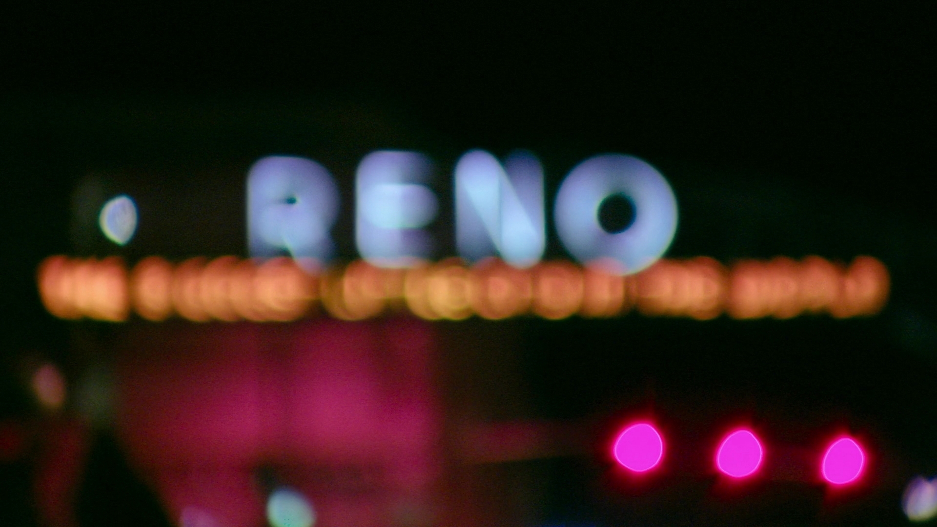 Charmed-Online-dot-nl_Charmed2x10CurseWords0731.jpg Charmed-Online-dot-nl_Charmed2x10CurseWords0731.jpg