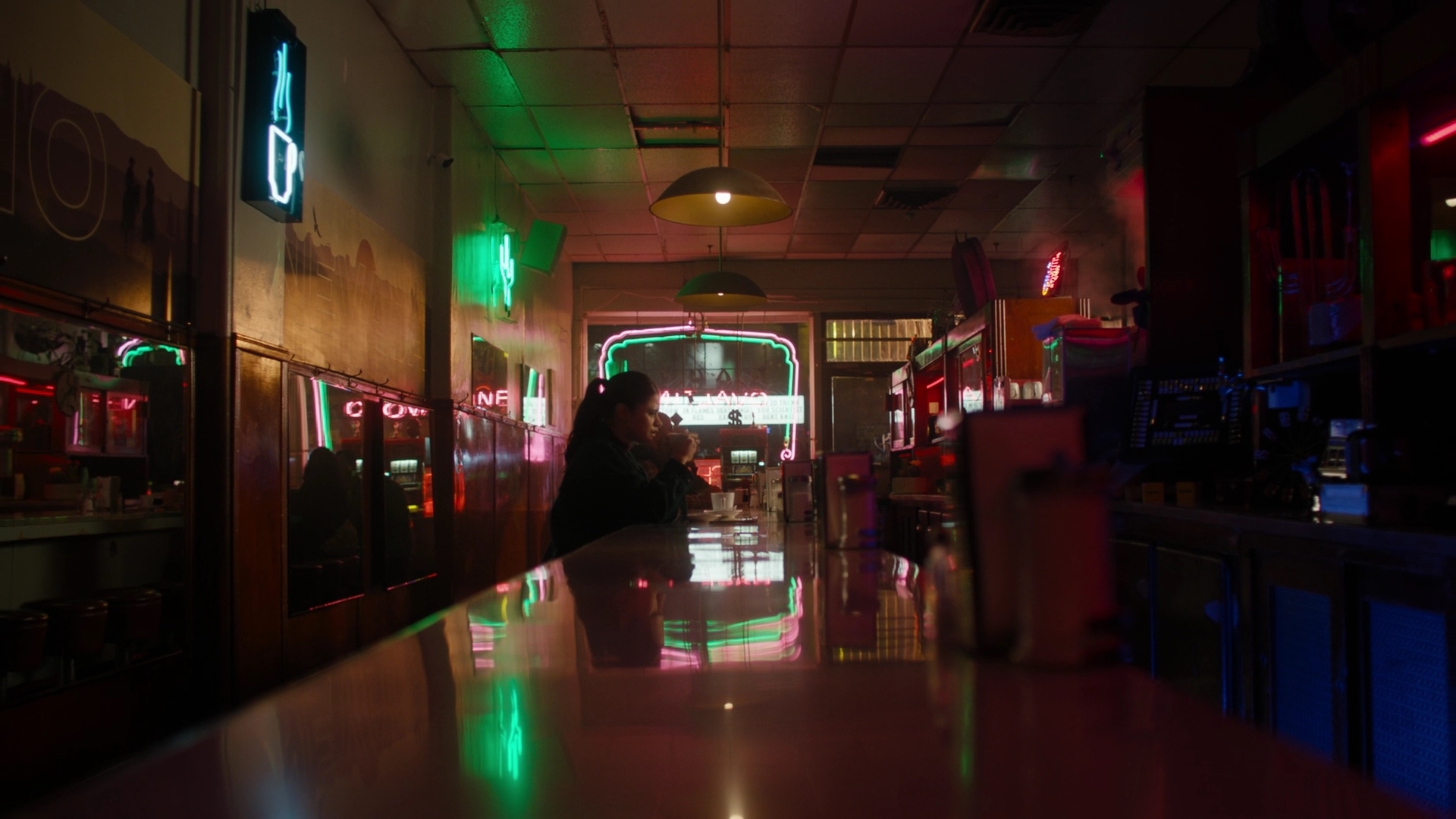 Charmed-Online-dot-nl_Charmed2x10CurseWords0833.jpg Charmed-Online-dot-nl_Charmed2x10CurseWords0833.jpg