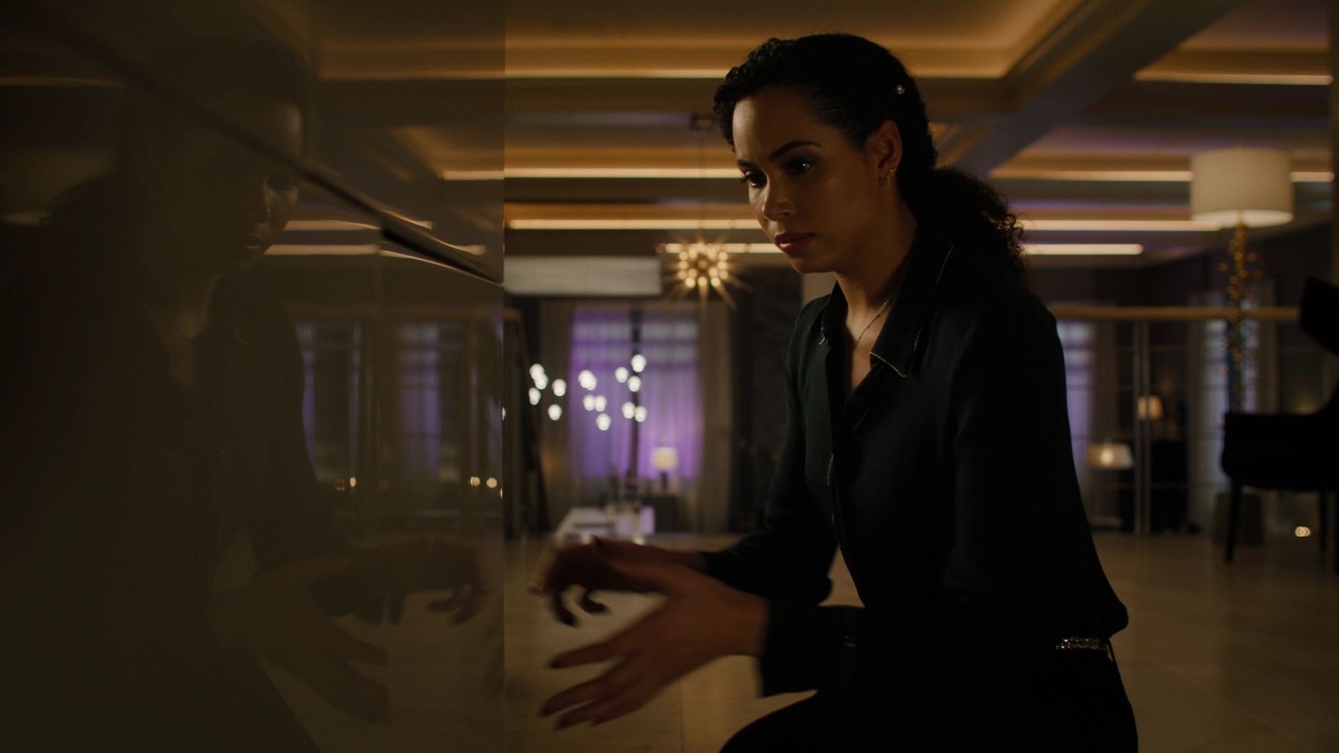 Charmed-Online-dot-nl_Charmed2x10CurseWords0928.jpg Charmed-Online-dot-nl_Charmed2x10CurseWords0928.jpg