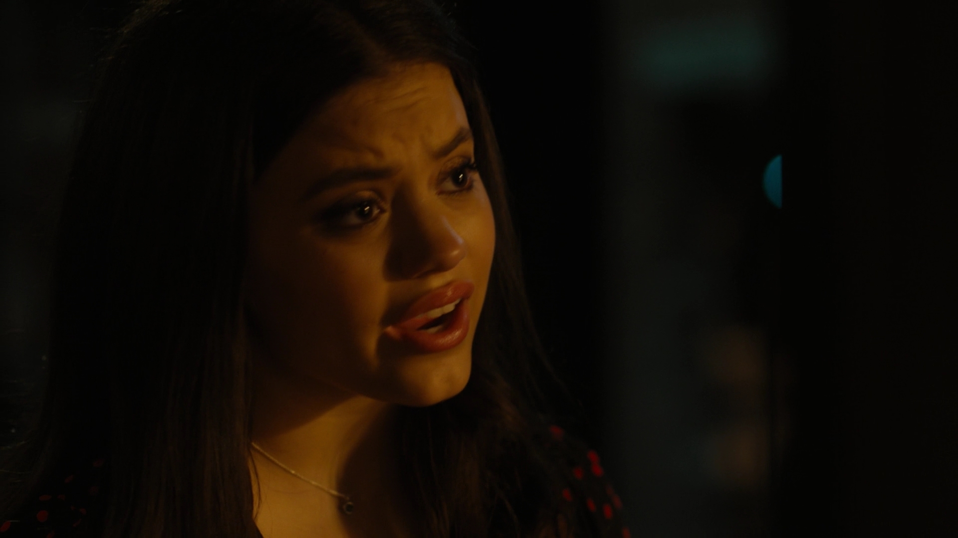 Charmed-Online-dot-nl_Charmed2x10CurseWords0987.jpg Charmed-Online-dot-nl_Charmed2x10CurseWords0987.jpg