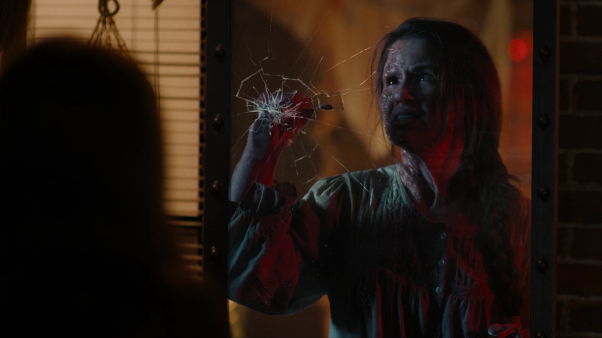 Charmed-Online-dot-nl_Charmed2x10CurseWords1018.jpg Charmed-Online-dot-nl_Charmed2x10CurseWords1018.jpg