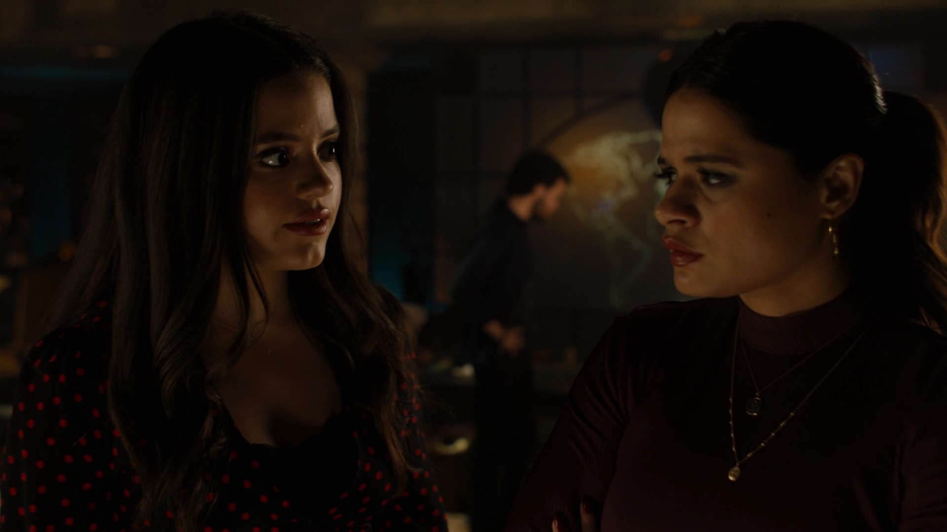 Charmed-Online-dot-nl_Charmed2x10CurseWords1810.jpg Charmed-Online-dot-nl_Charmed2x10CurseWords1810.jpg