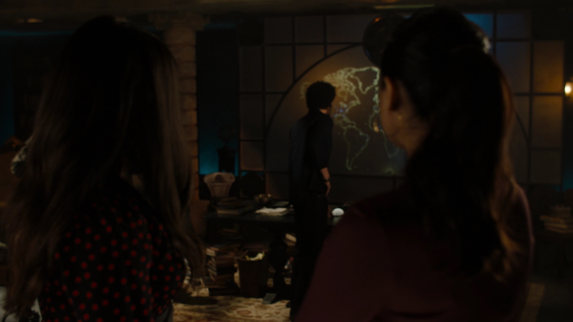 Charmed-Online-dot-nl_Charmed2x10CurseWords1812.jpg Charmed-Online-dot-nl_Charmed2x10CurseWords1812.jpg