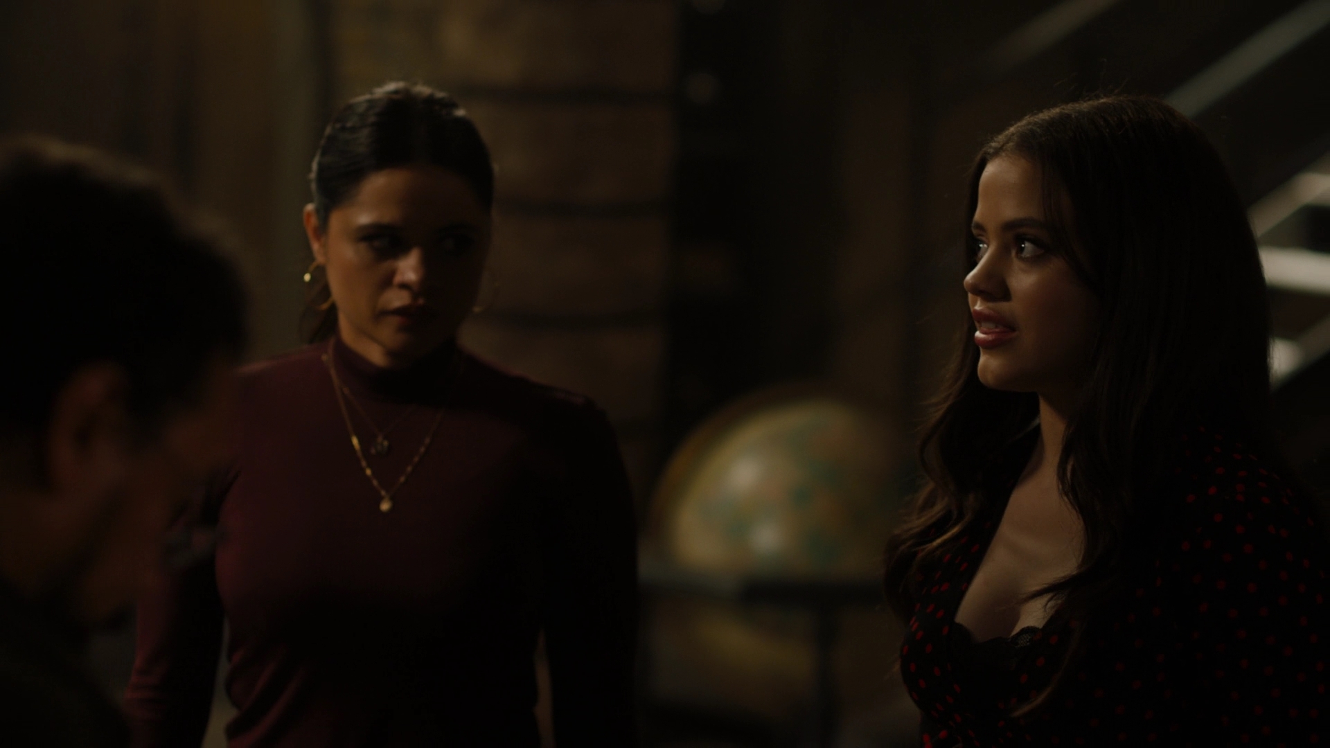 Charmed-Online-dot-nl_Charmed2x10CurseWords1826.jpg