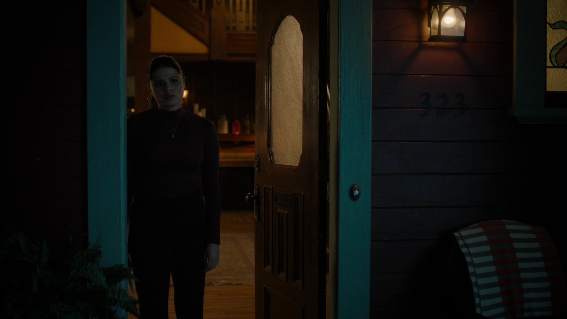 Charmed-Online-dot-nl_Charmed2x10CurseWords2456.jpg