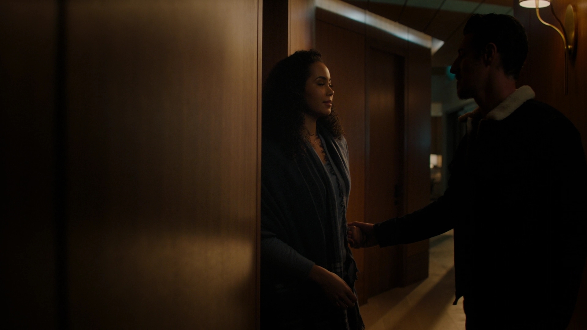 Charmed-Online-dot-nl_Charmed2x11DanceLikeNoOneIsWitching0175.jpg