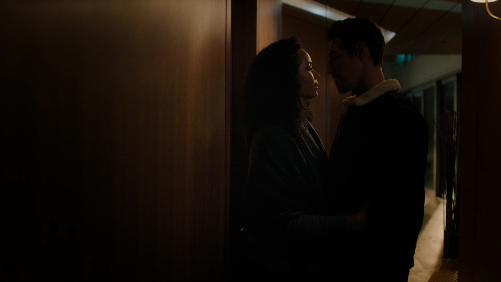 Charmed-Online-dot-nl_Charmed2x11DanceLikeNoOneIsWitching0178.jpg