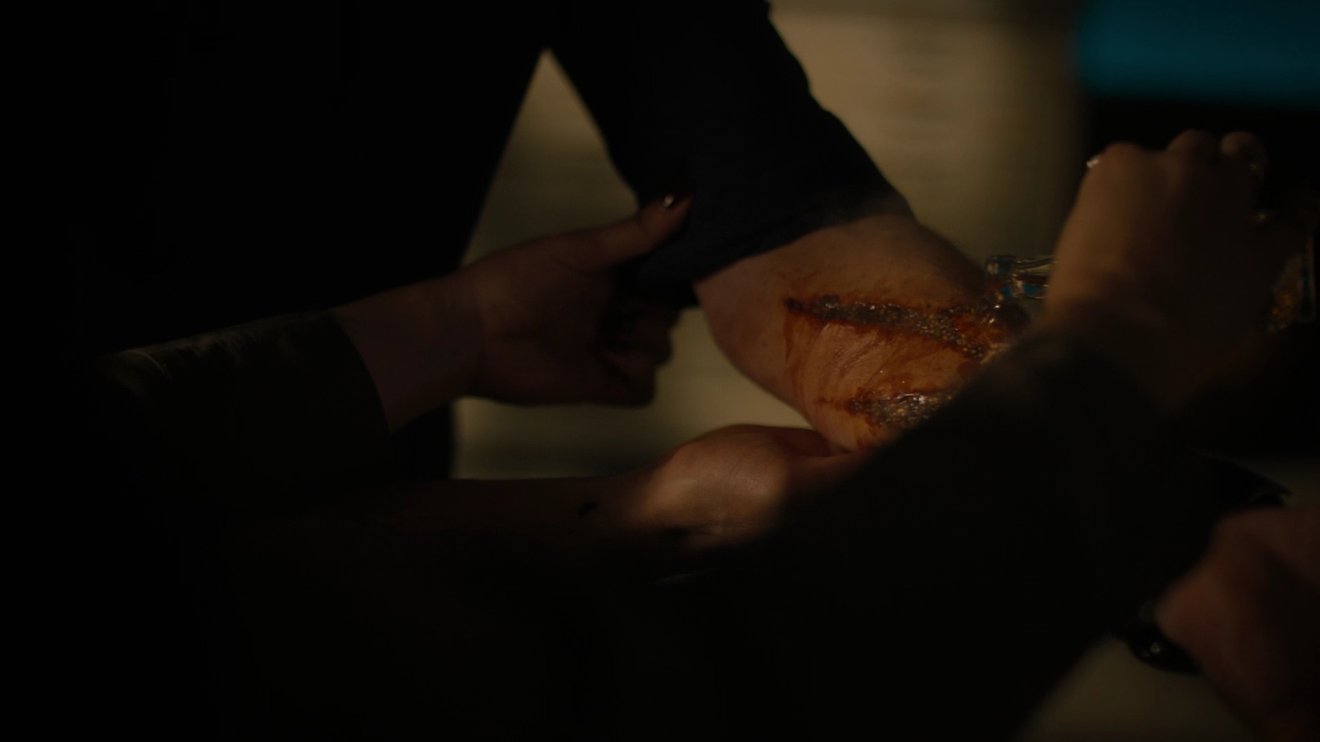 Charmed-Online-dot-nl_Charmed2x11DanceLikeNoOneIsWitching0234.jpg