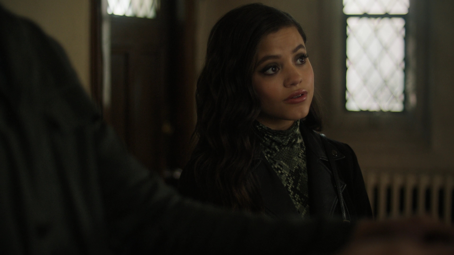 Charmed-Online-dot-nl_Charmed2x11DanceLikeNoOneIsWitching0469.jpg