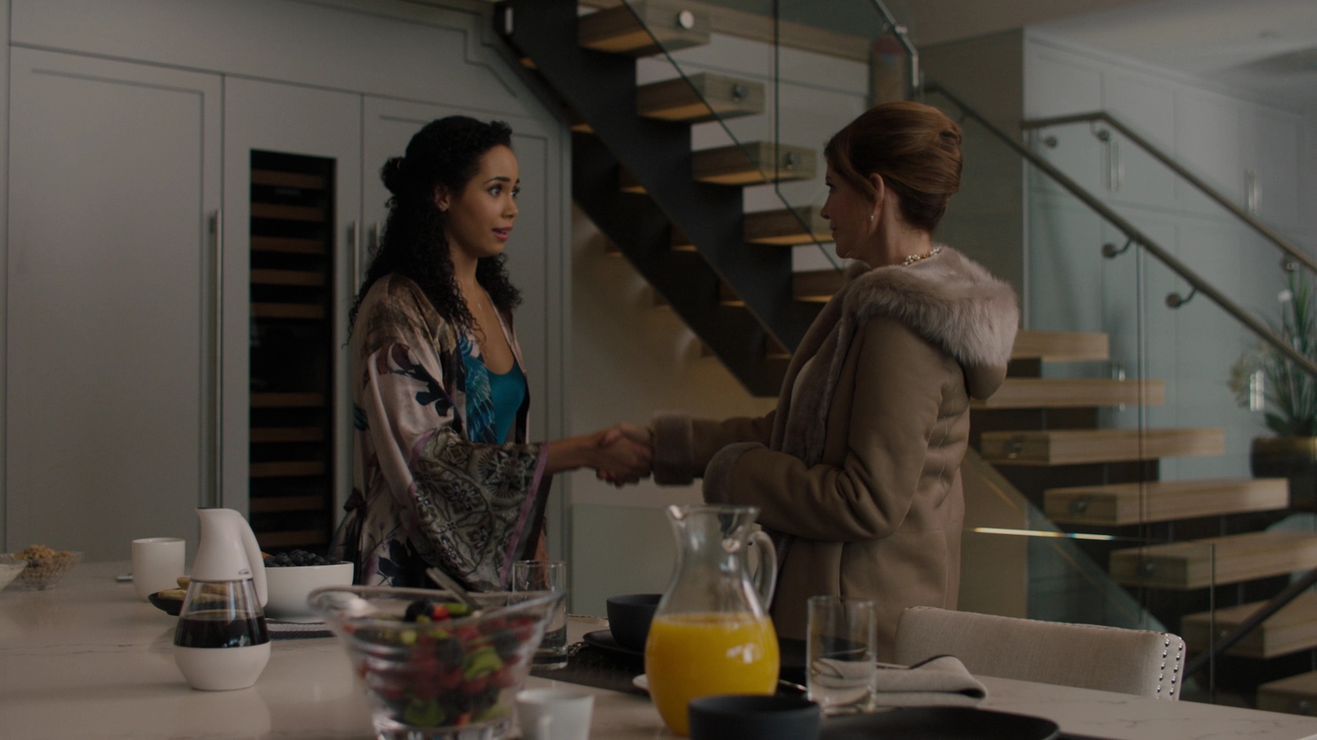 Charmed-Online-dot-nl_Charmed2x11DanceLikeNoOneIsWitching0604.jpg