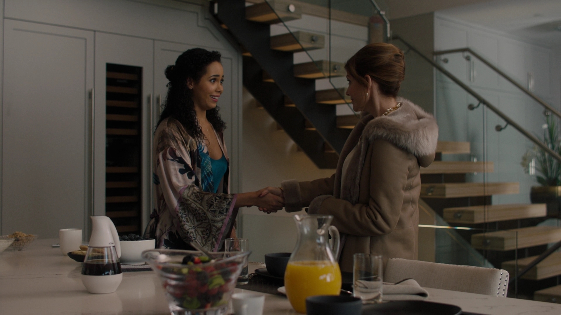 Charmed-Online-dot-nl_Charmed2x11DanceLikeNoOneIsWitching0605.jpg