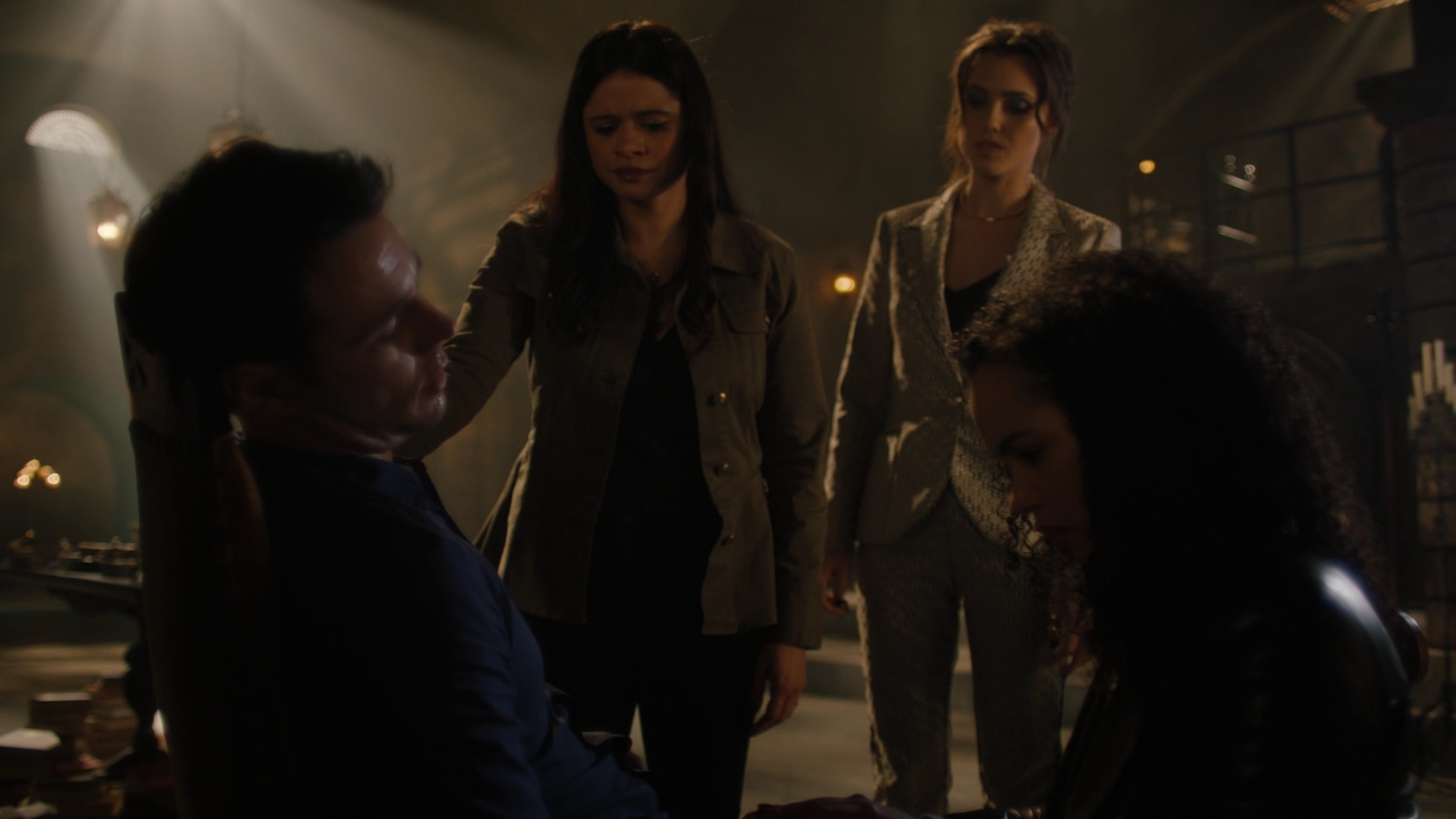 Charmed-Online-dot-nl_Charmed2x11DanceLikeNoOneIsWitching0733.jpg