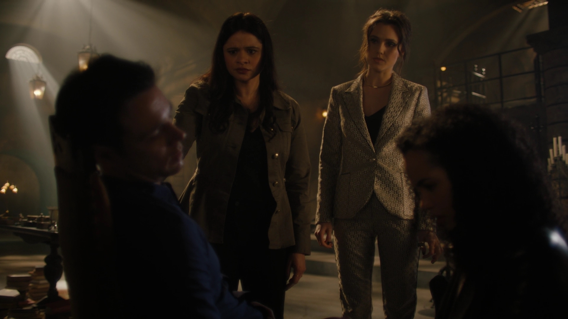 Charmed-Online-dot-nl_Charmed2x11DanceLikeNoOneIsWitching0734.jpg Charmed-Online-dot-nl_Charmed2x11DanceLikeNoOneIsWitching0734.jpg