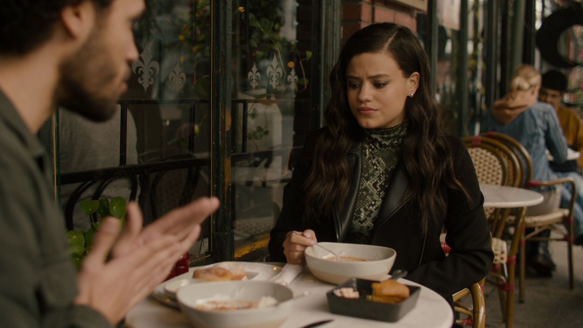 Charmed-Online-dot-nl_Charmed2x11DanceLikeNoOneIsWitching0808.jpg Charmed-Online-dot-nl_Charmed2x11DanceLikeNoOneIsWitching0808.jpg