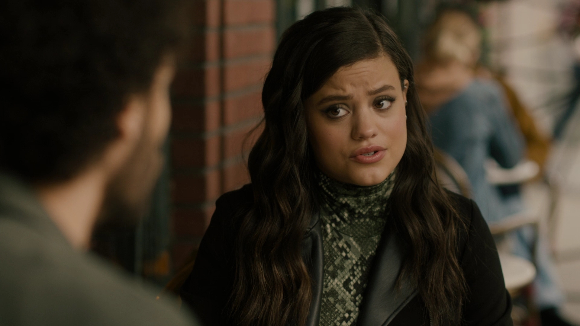 Charmed-Online-dot-nl_Charmed2x11DanceLikeNoOneIsWitching0821.jpg