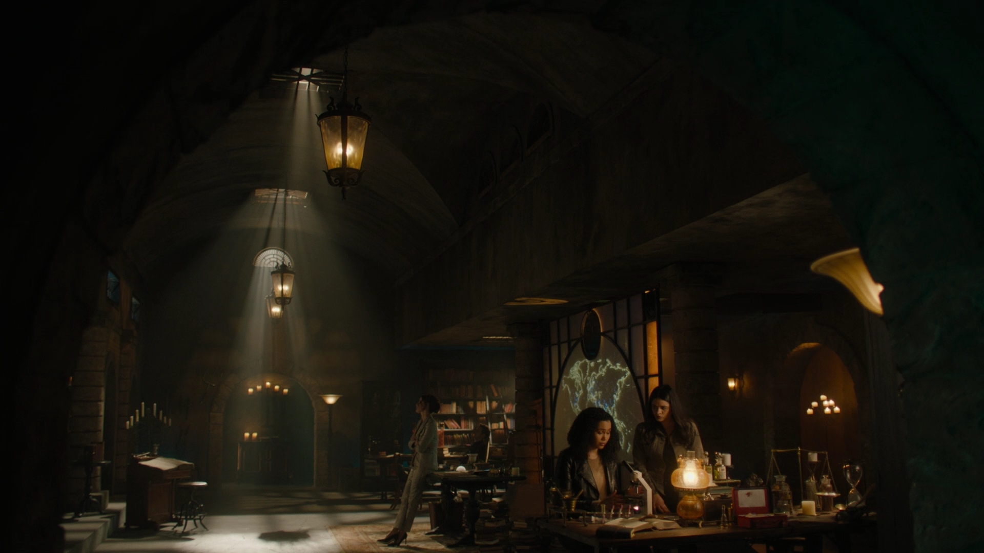Charmed-Online-dot-nl_Charmed2x11DanceLikeNoOneIsWitching0901.jpg