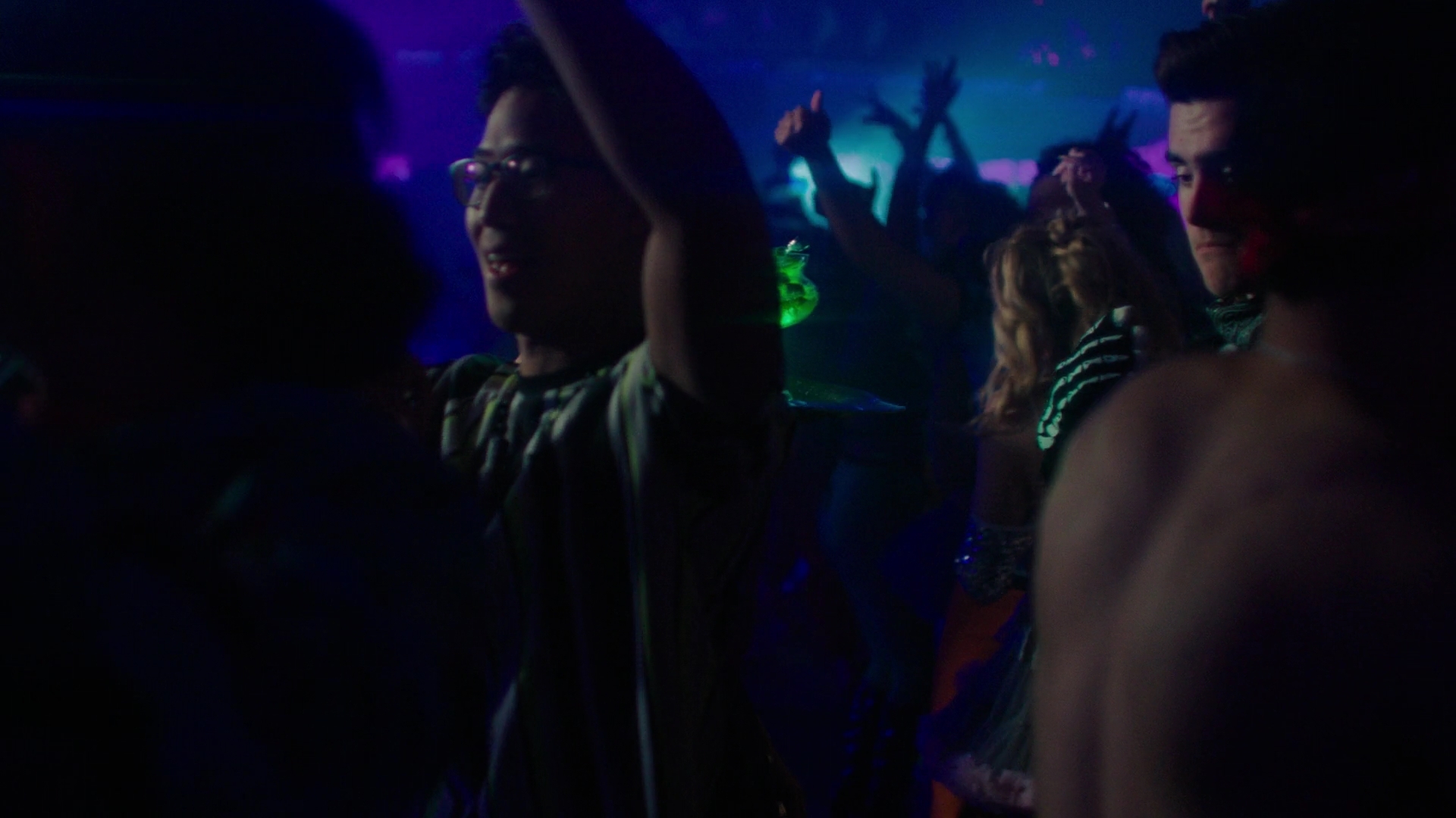 Charmed-Online-dot-nl_Charmed2x11DanceLikeNoOneIsWitching0961.jpg