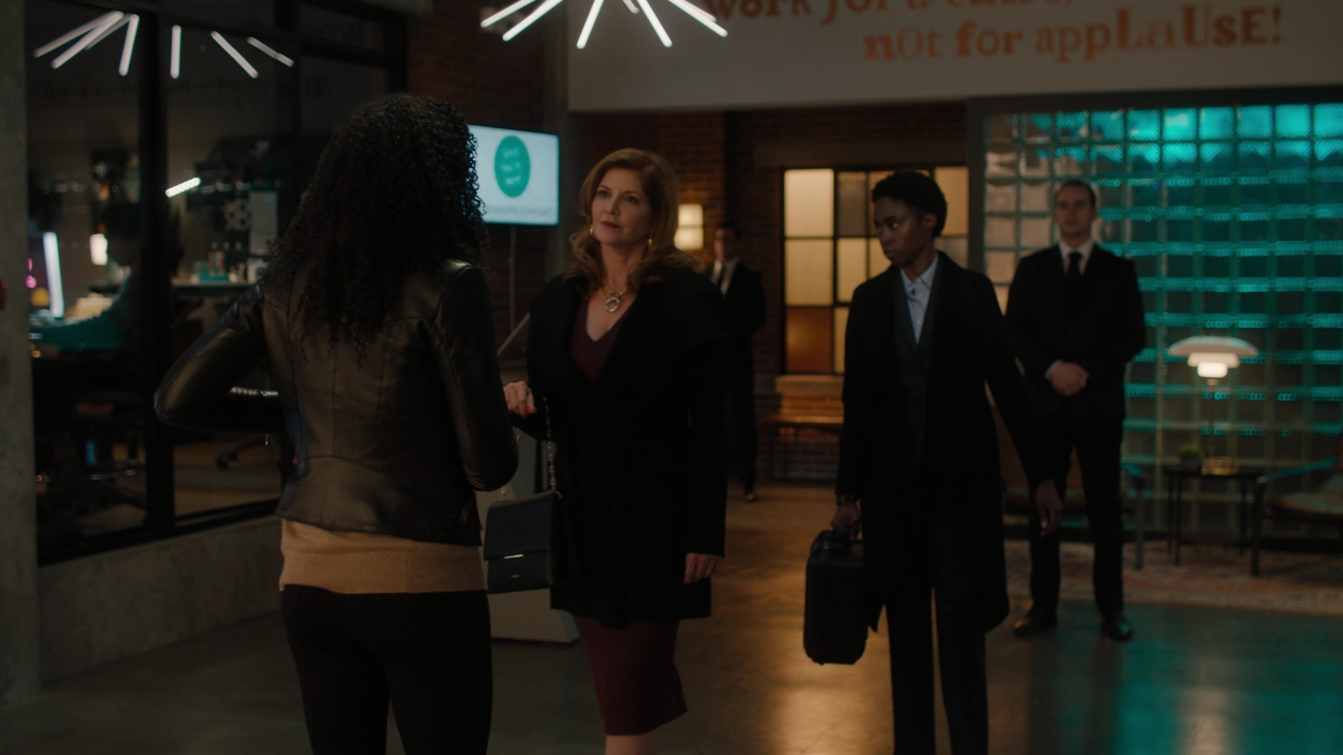 Charmed-Online-dot-nl_Charmed2x11DanceLikeNoOneIsWitching1130.jpg
