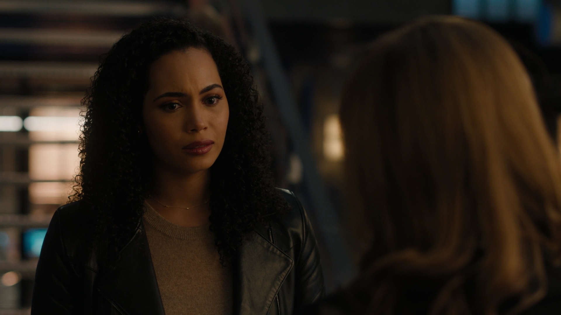 Charmed-Online-dot-nl_Charmed2x11DanceLikeNoOneIsWitching1225.jpg