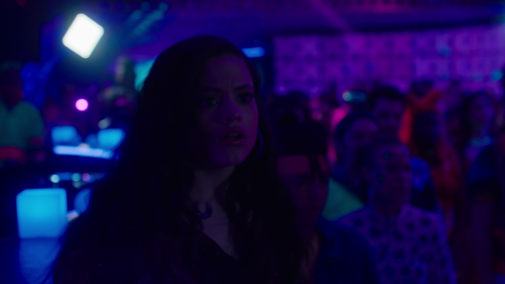 Charmed-Online-dot-nl_Charmed2x11DanceLikeNoOneIsWitching1400.jpg