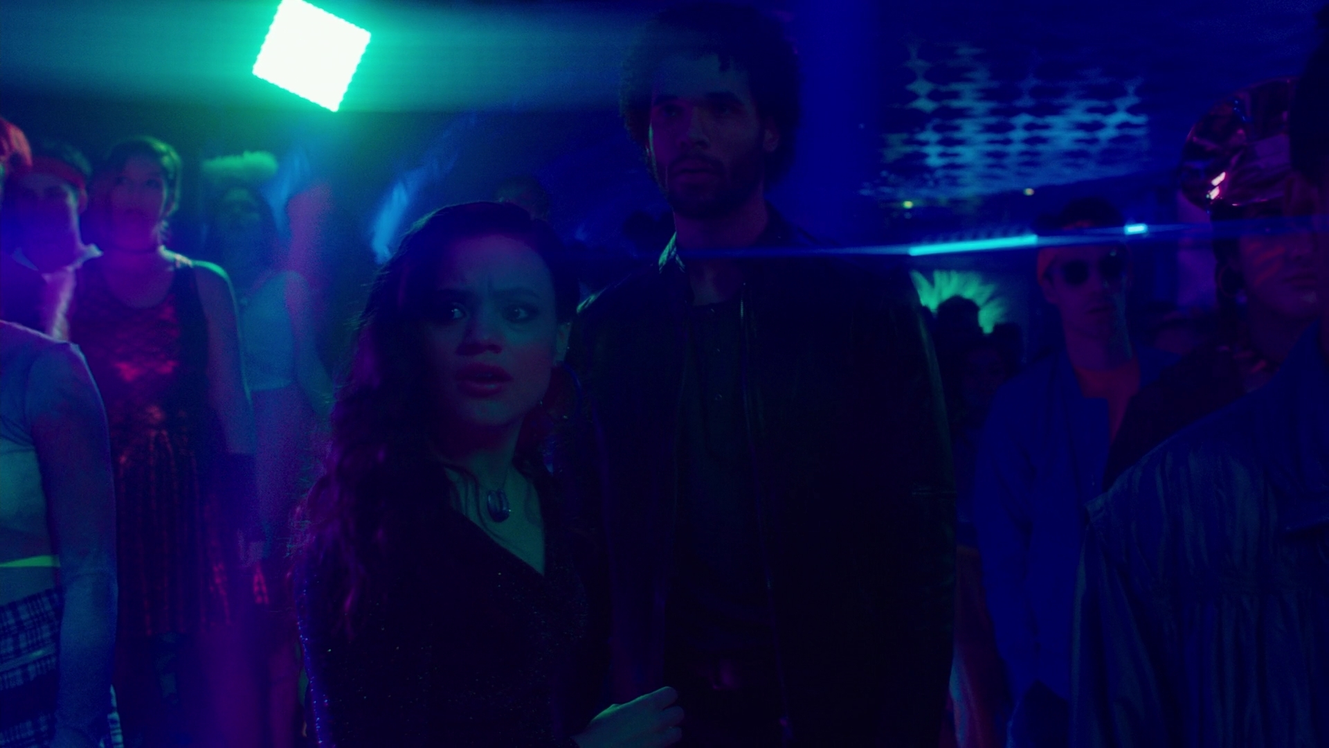 Charmed-Online-dot-nl_Charmed2x11DanceLikeNoOneIsWitching1672.jpg