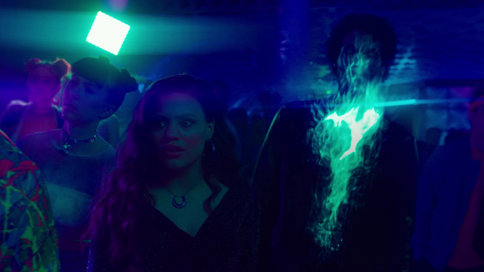 Charmed-Online-dot-nl_Charmed2x11DanceLikeNoOneIsWitching1679.jpg