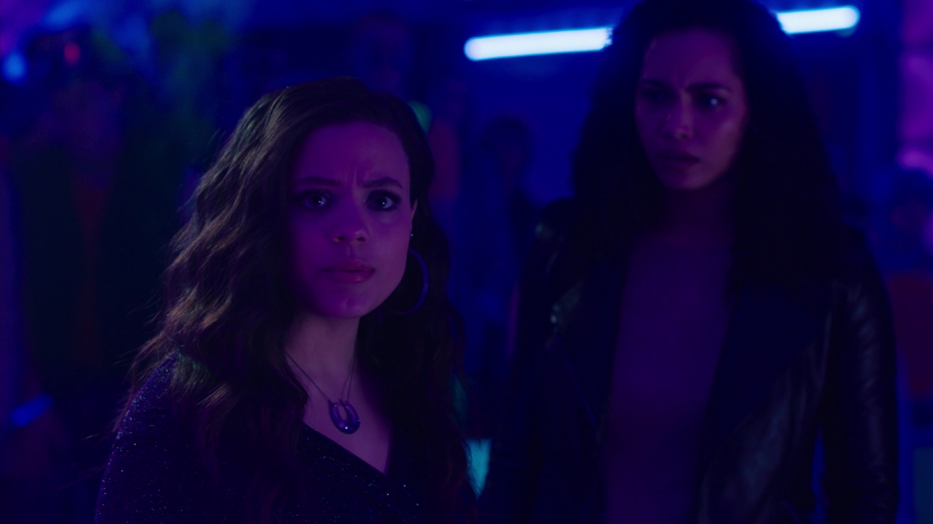 Charmed-Online-dot-nl_Charmed2x11DanceLikeNoOneIsWitching1805.jpg
