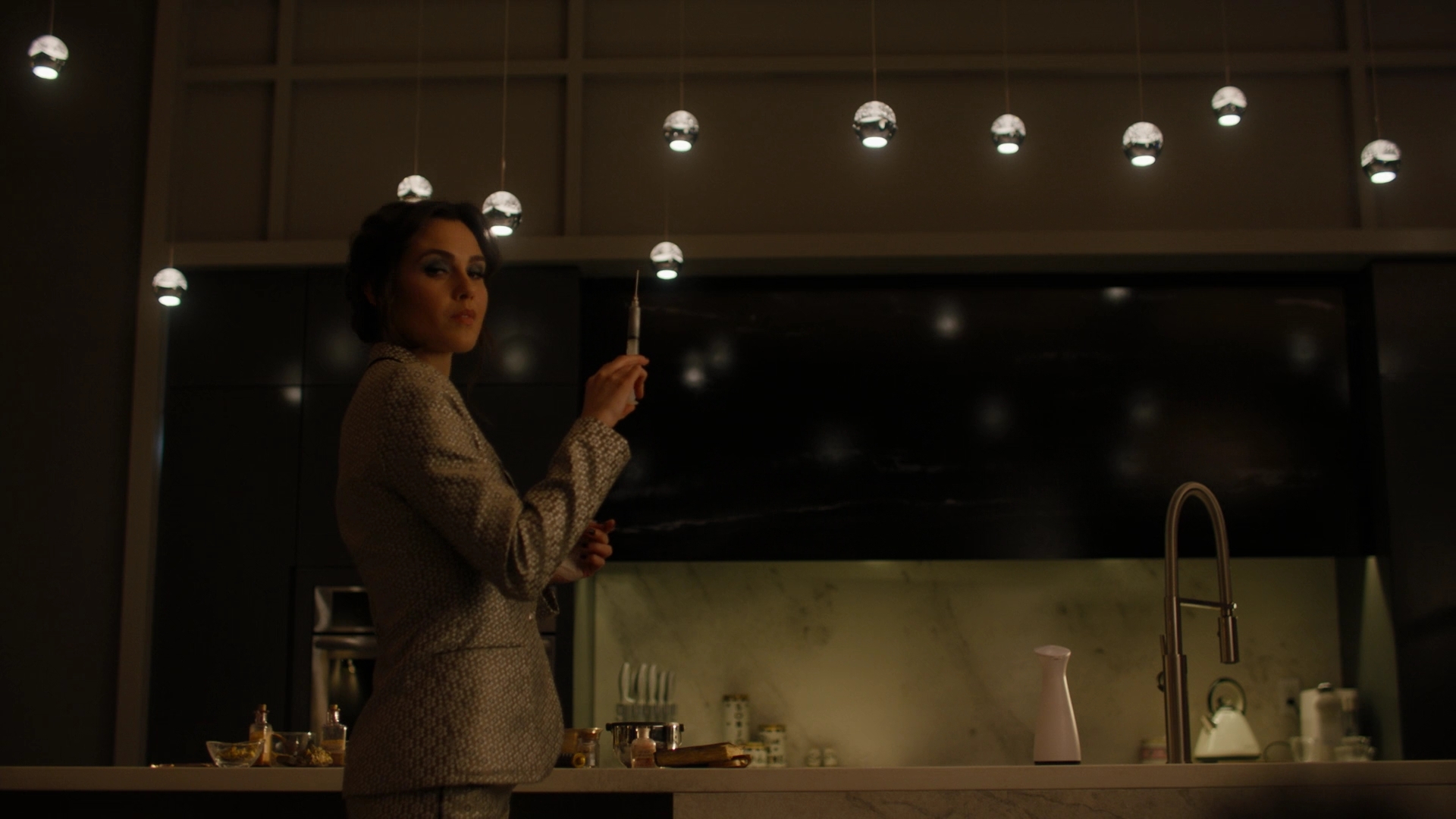 Charmed-Online-dot-nl_Charmed2x11DanceLikeNoOneIsWitching1864.jpg Charmed-Online-dot-nl_Charmed2x11DanceLikeNoOneIsWitching1864.jpg