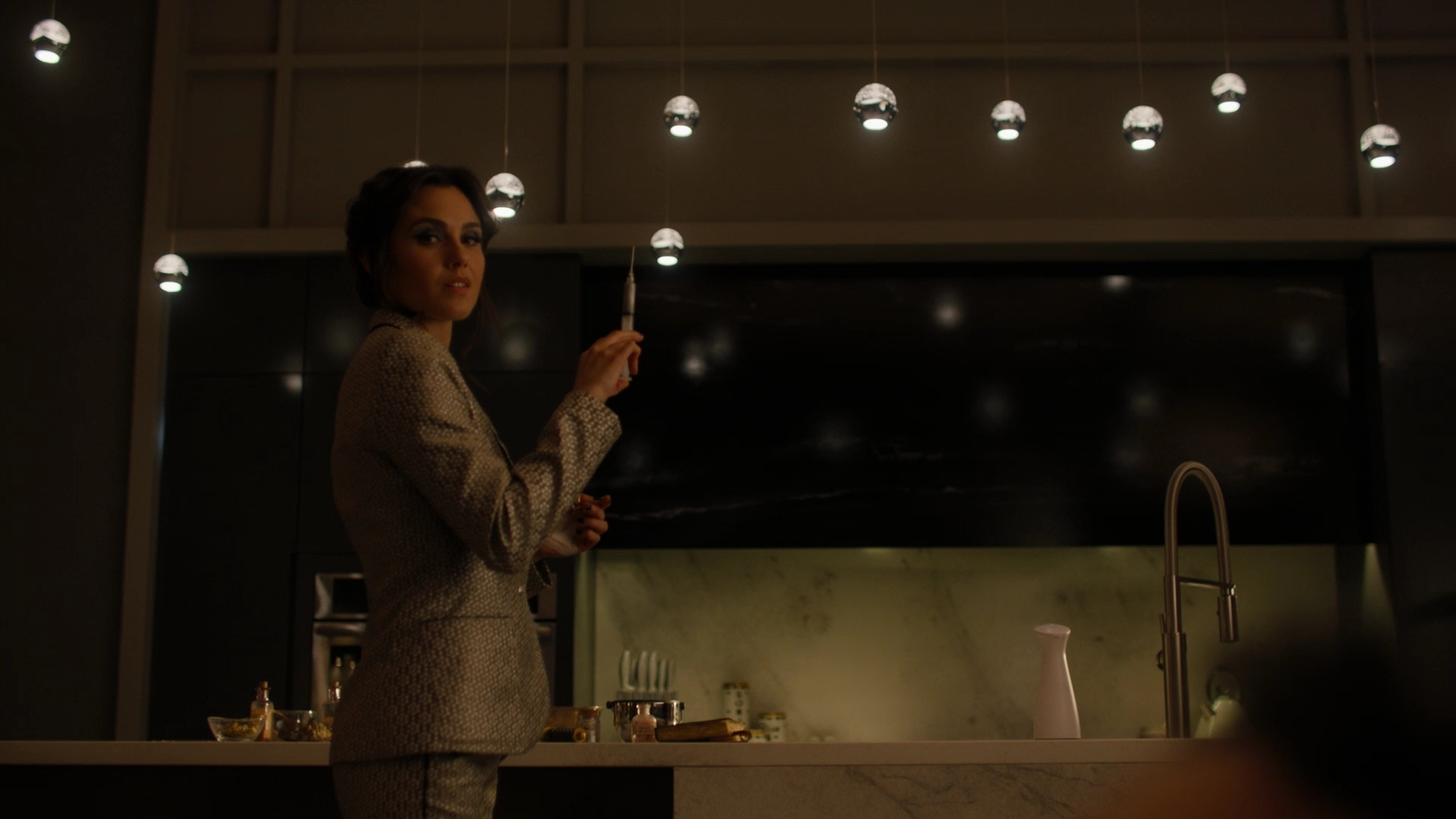 Charmed-Online-dot-nl_Charmed2x11DanceLikeNoOneIsWitching1865.jpg Charmed-Online-dot-nl_Charmed2x11DanceLikeNoOneIsWitching1865.jpg