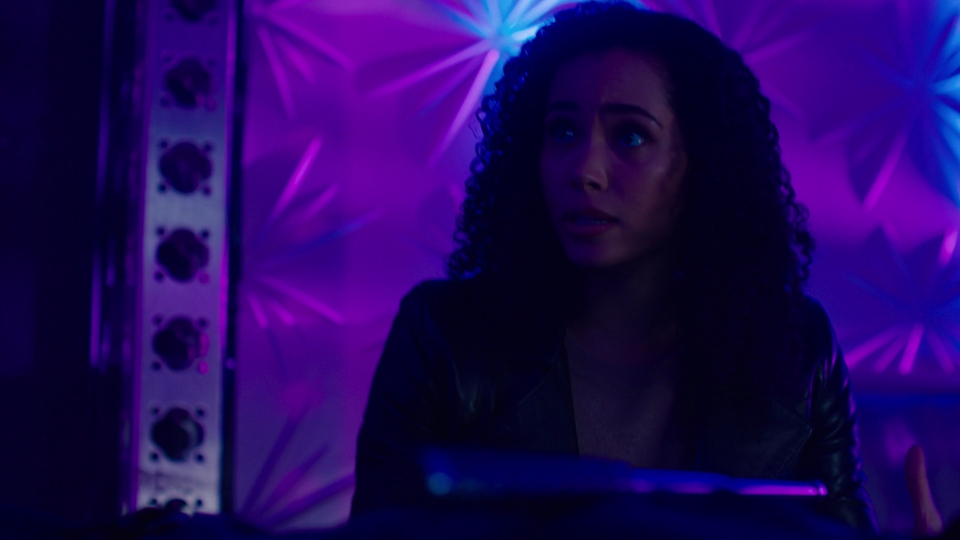 Charmed-Online-dot-nl_Charmed2x11DanceLikeNoOneIsWitching1884.jpg Charmed-Online-dot-nl_Charmed2x11DanceLikeNoOneIsWitching1884.jpg