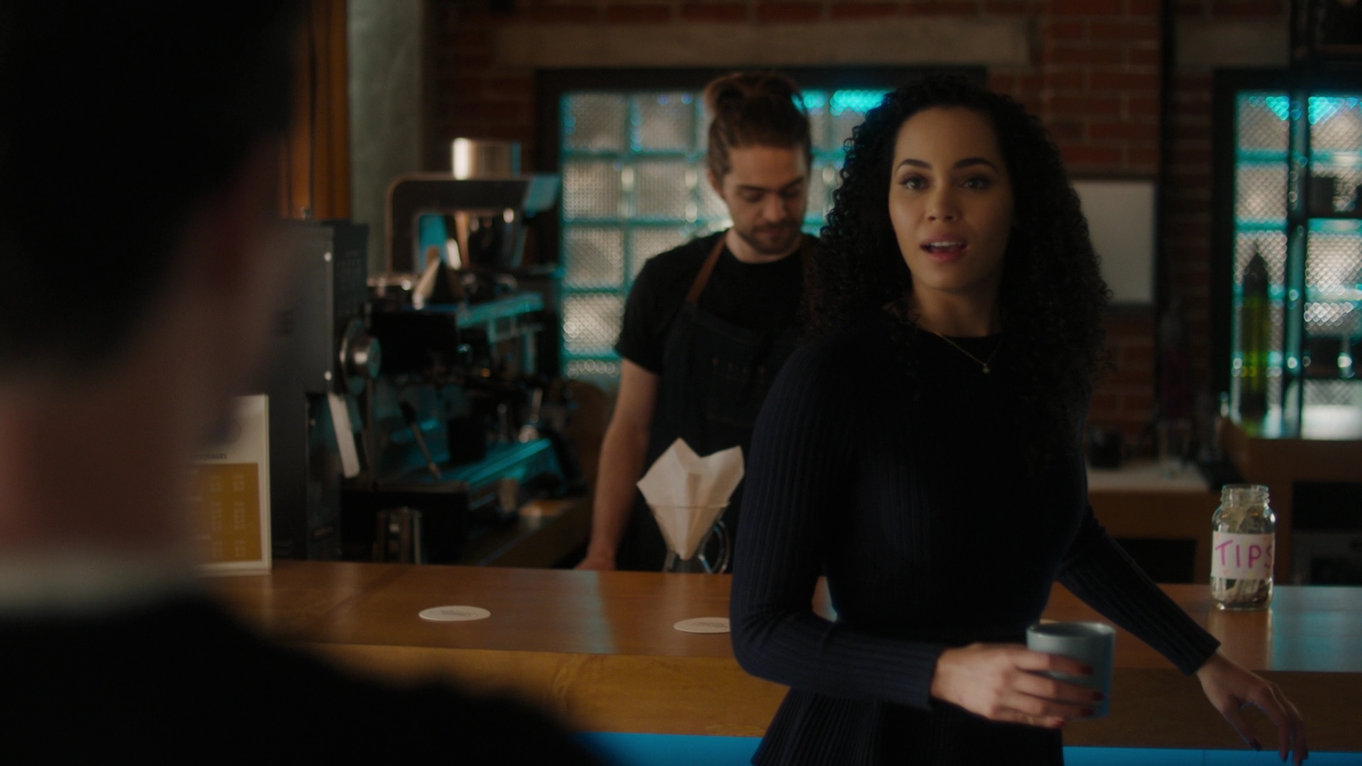 Charmed-Online-dot-nl_Charmed2x11DanceLikeNoOneIsWitching2150.jpg