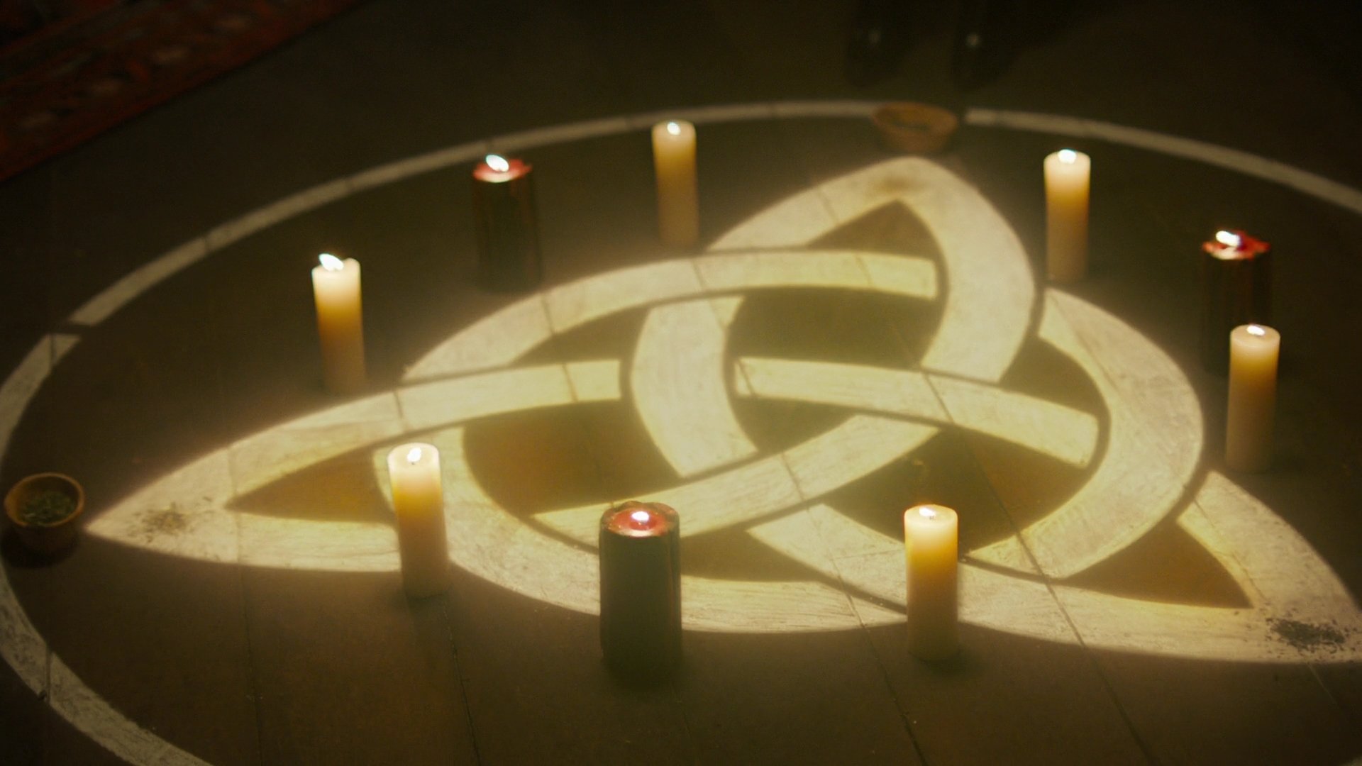 Charmed-Online-dot-nl_Charmed2x12NeedsToKnow0092.jpg