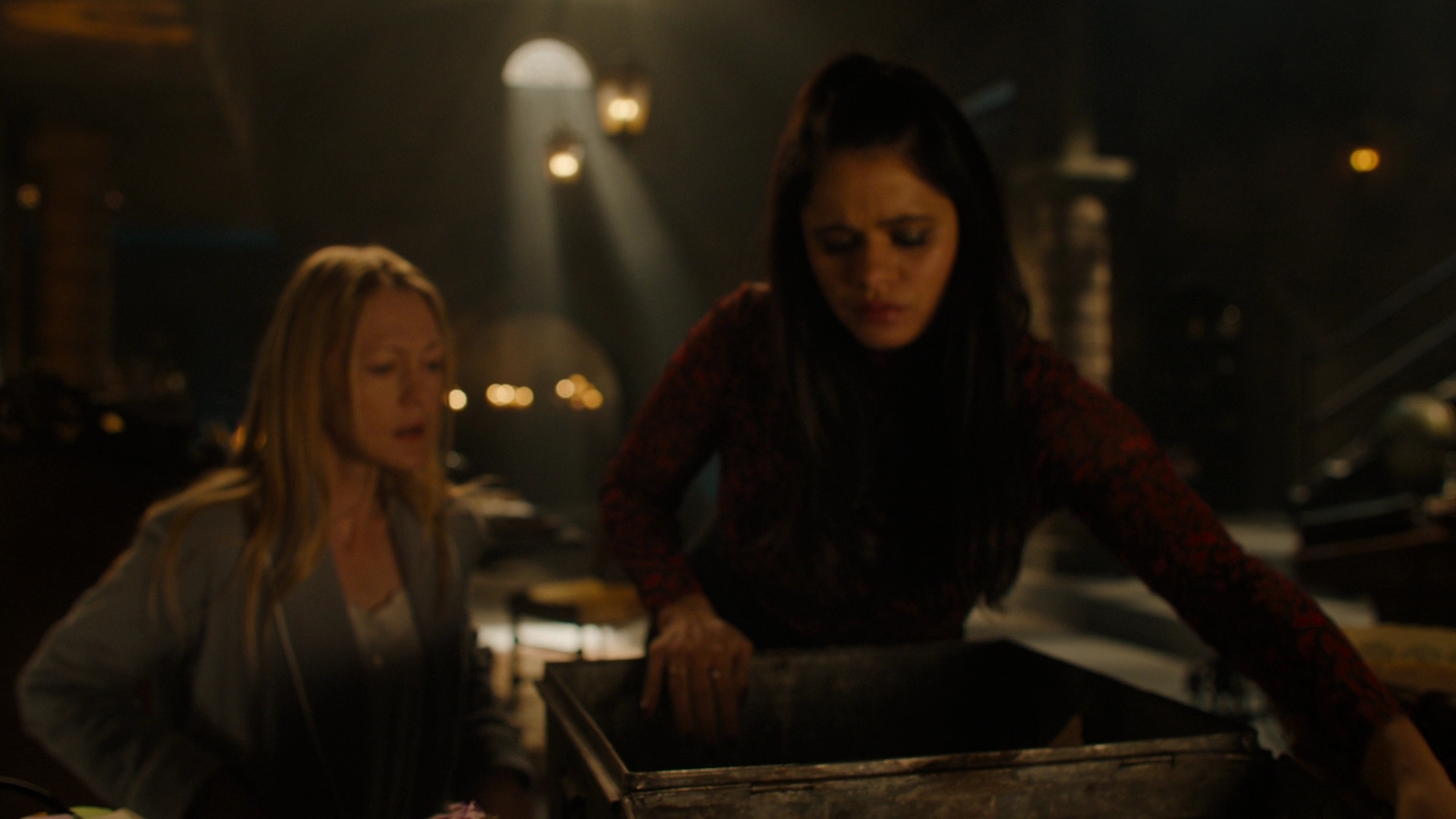 Charmed-Online-dot-nl_Charmed2x12NeedsToKnow0991.jpg