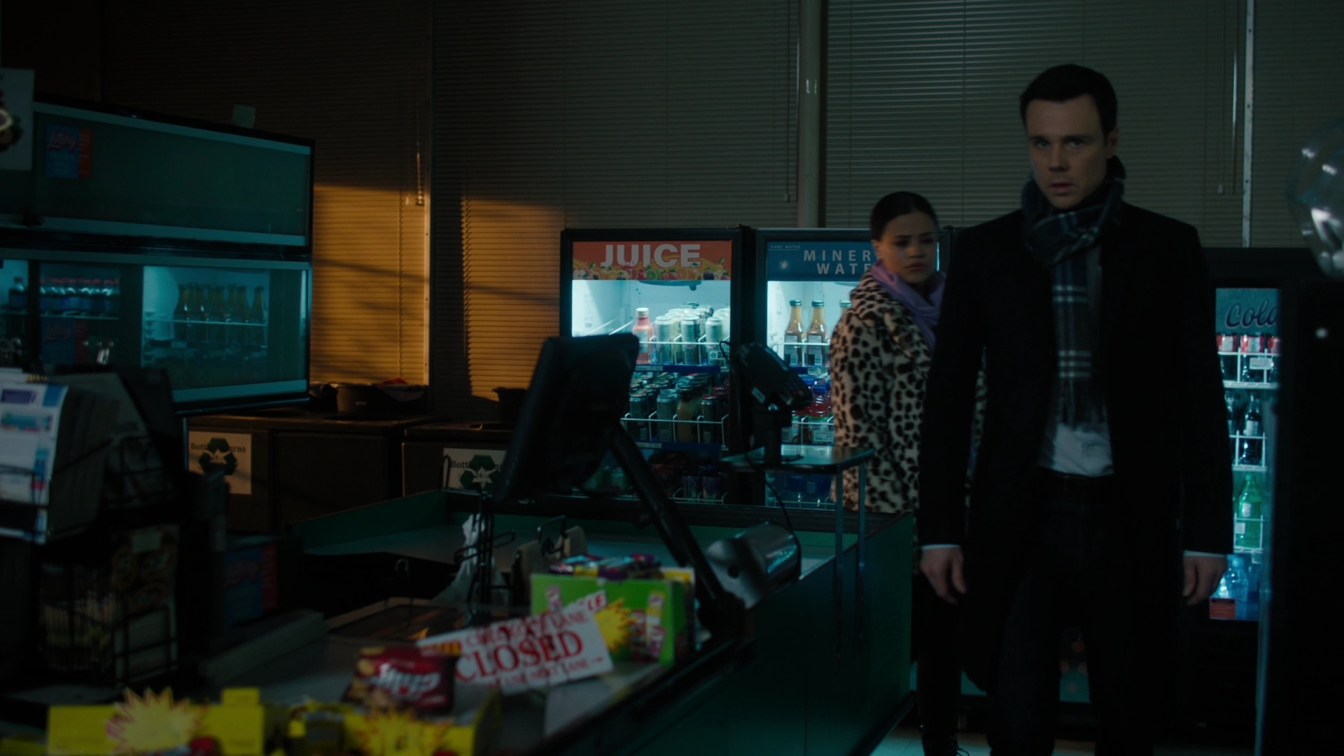 Charmed-Online-dot-nl_Charmed2x12NeedsToKnow1177.jpg Charmed-Online-dot-nl_Charmed2x12NeedsToKnow1177.jpg