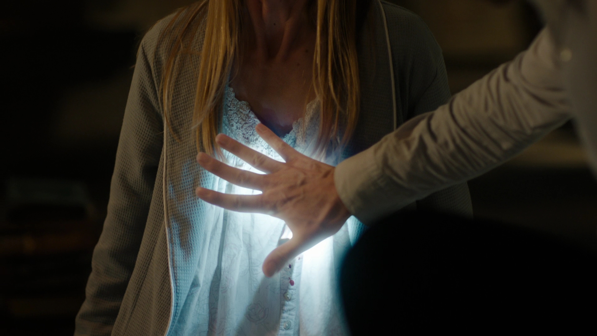Charmed-Online-dot-nl_Charmed2x12NeedsToKnow2086.jpg