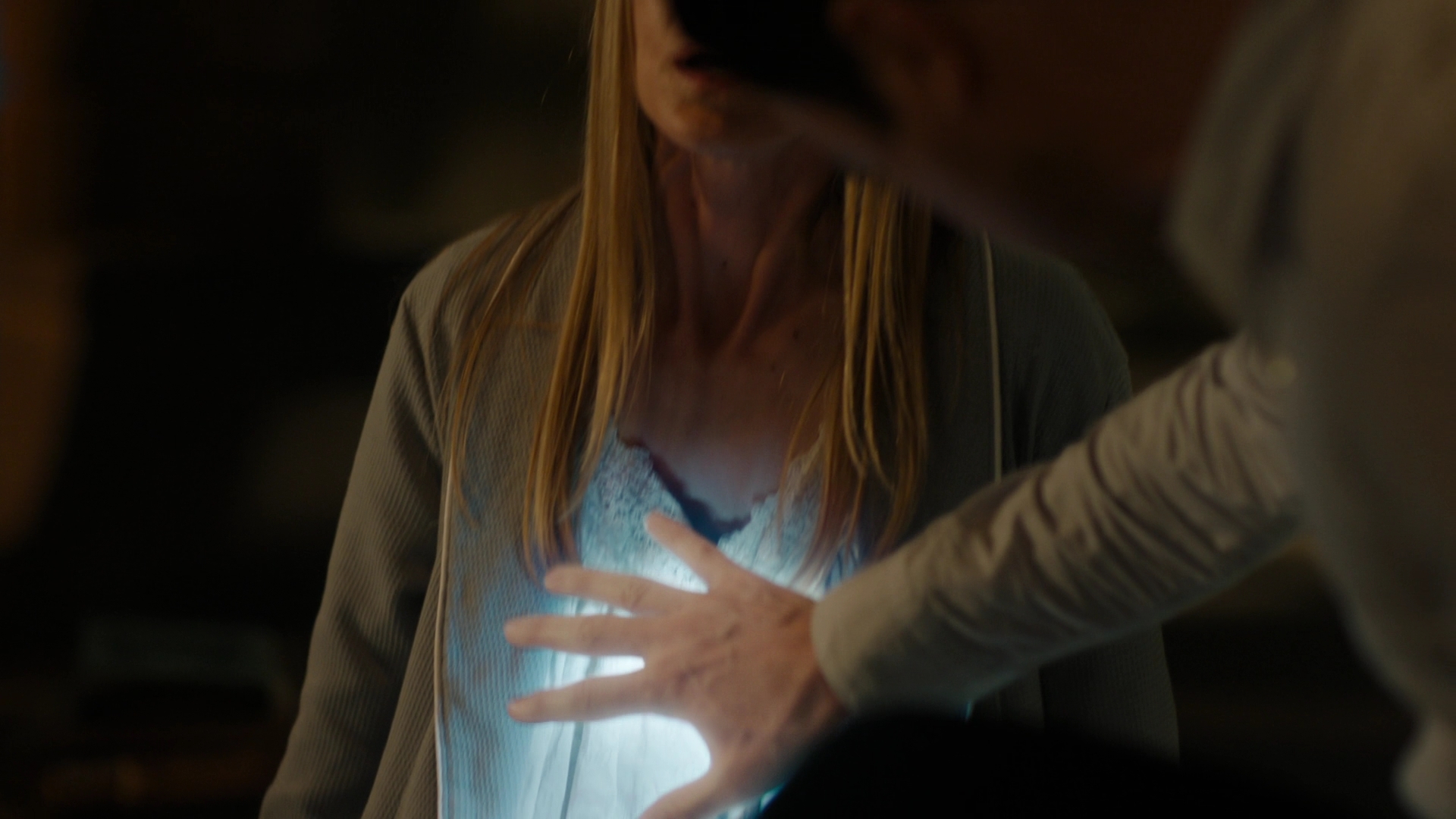 Charmed-Online-dot-nl_Charmed2x12NeedsToKnow2088.jpg